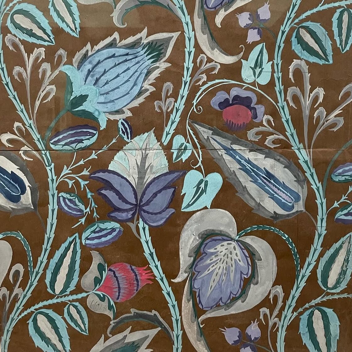 Antique hand-painted textile pattern designed by Hermine Weiss for the Austrian textile manufacturer Backhausen.
Exhibited at the @leopold_museum 
RG @alicestori 

#antiquetextiledesign #antiquetextiledocument #antiquetextile #handpainteddesign #flor