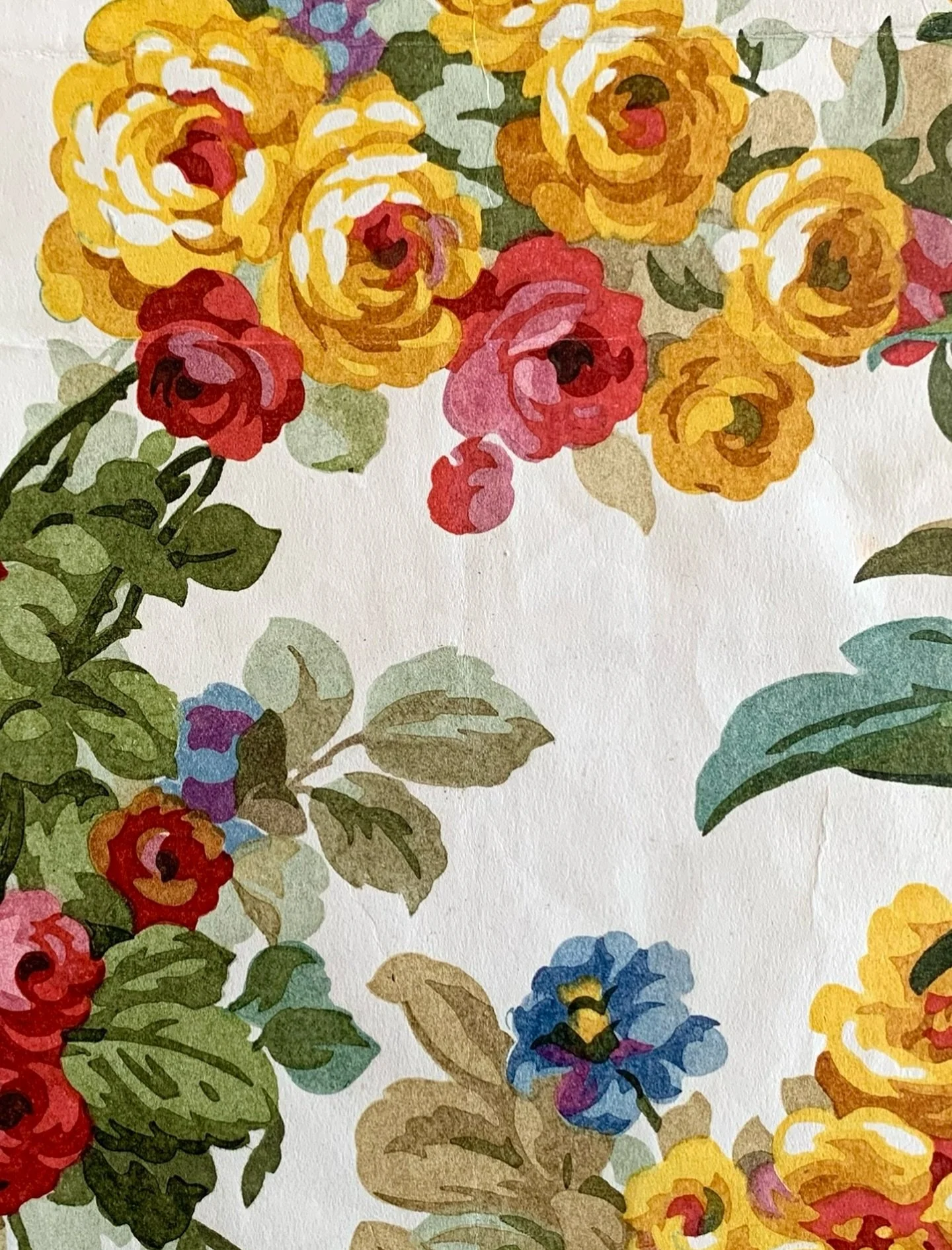 Sometimes the original antique artworks for textile designs can be more interesting than the textiles themselves.
Love this print on paper for a French textile design from 1929.

#vintagetextiles #textileartwork #textiledesign #floralprint #vintagepr