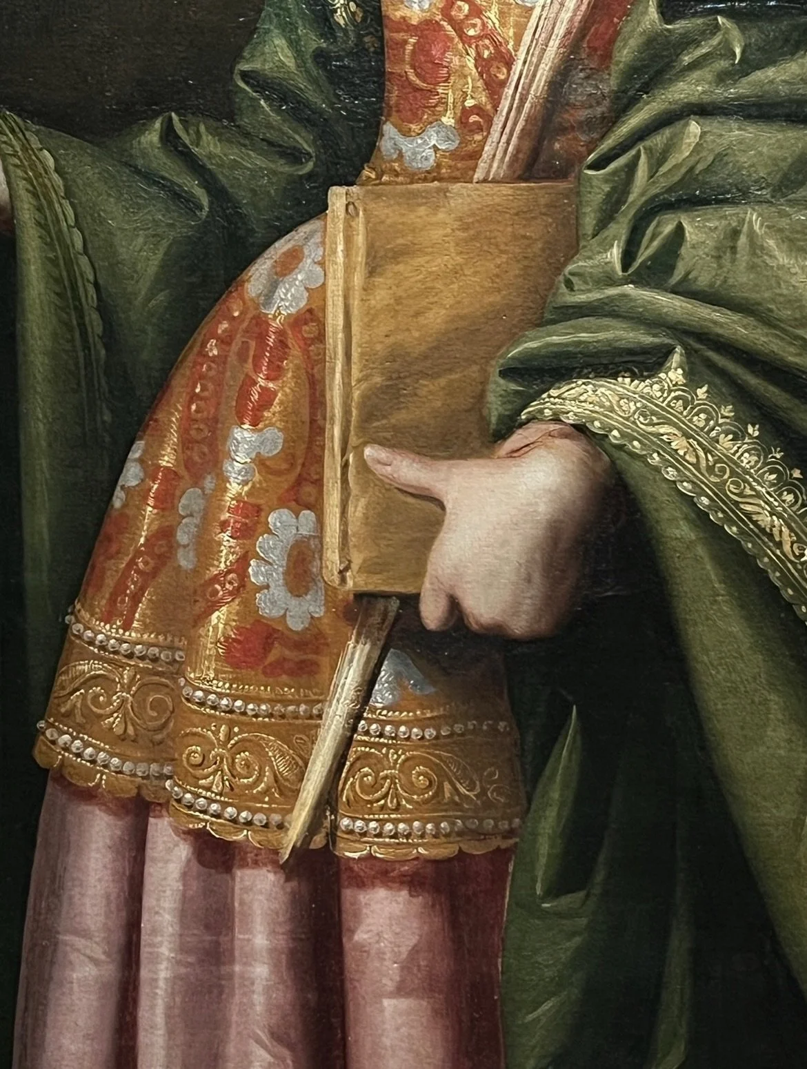 Details of textiles from the utterly exquisite Zurbaran paintings at the National Gallery.

#zurbaran #textilesinart #designinspiration #colourinspiration #paintedtextiles @nationalgallery