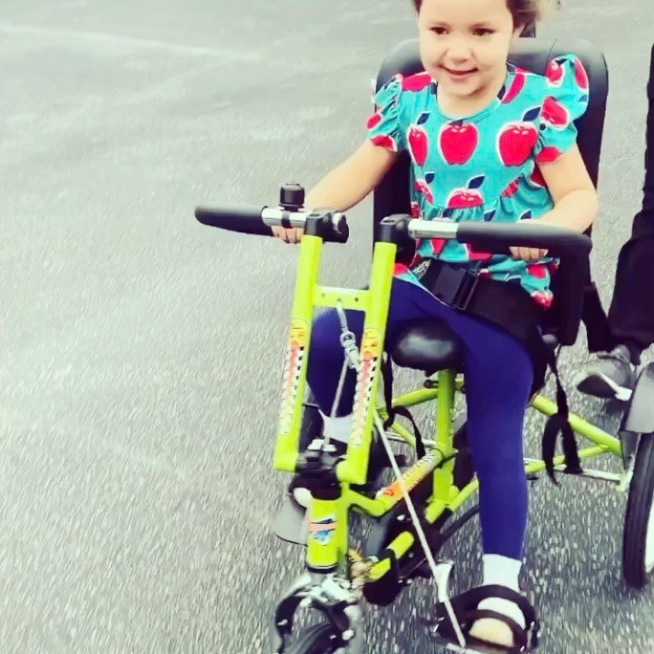 Riding into the weekend like👆🏼
ACTS is here for all your kiddos learning and therapy needs. Whether it’s physical therapy, occupational therapy, speech therapy or feeding therapy, reading help or even tutoring - ACTS wants your kiddos to thri