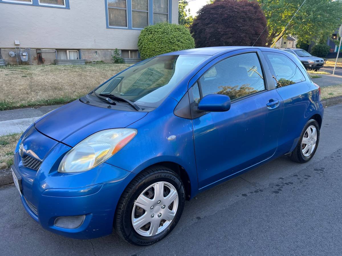2009 Toyota Yaris Hatchback 2Door - $4,995