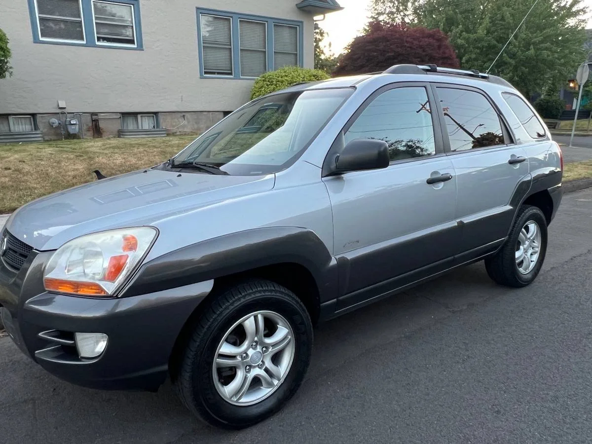 2007 Kia Sportage, LX, 4 x 4 automatic - $4,295