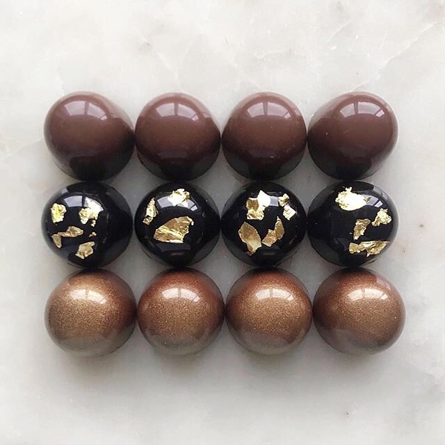 Hello, just a quick note to say I still have some chocolates available for Father&rsquo;s Day on the website. Flavours are coffee &amp; pecan, salted caramel and whiskey and honey. Link is in my bio 💞. I also keep forgetting to mention I have limite