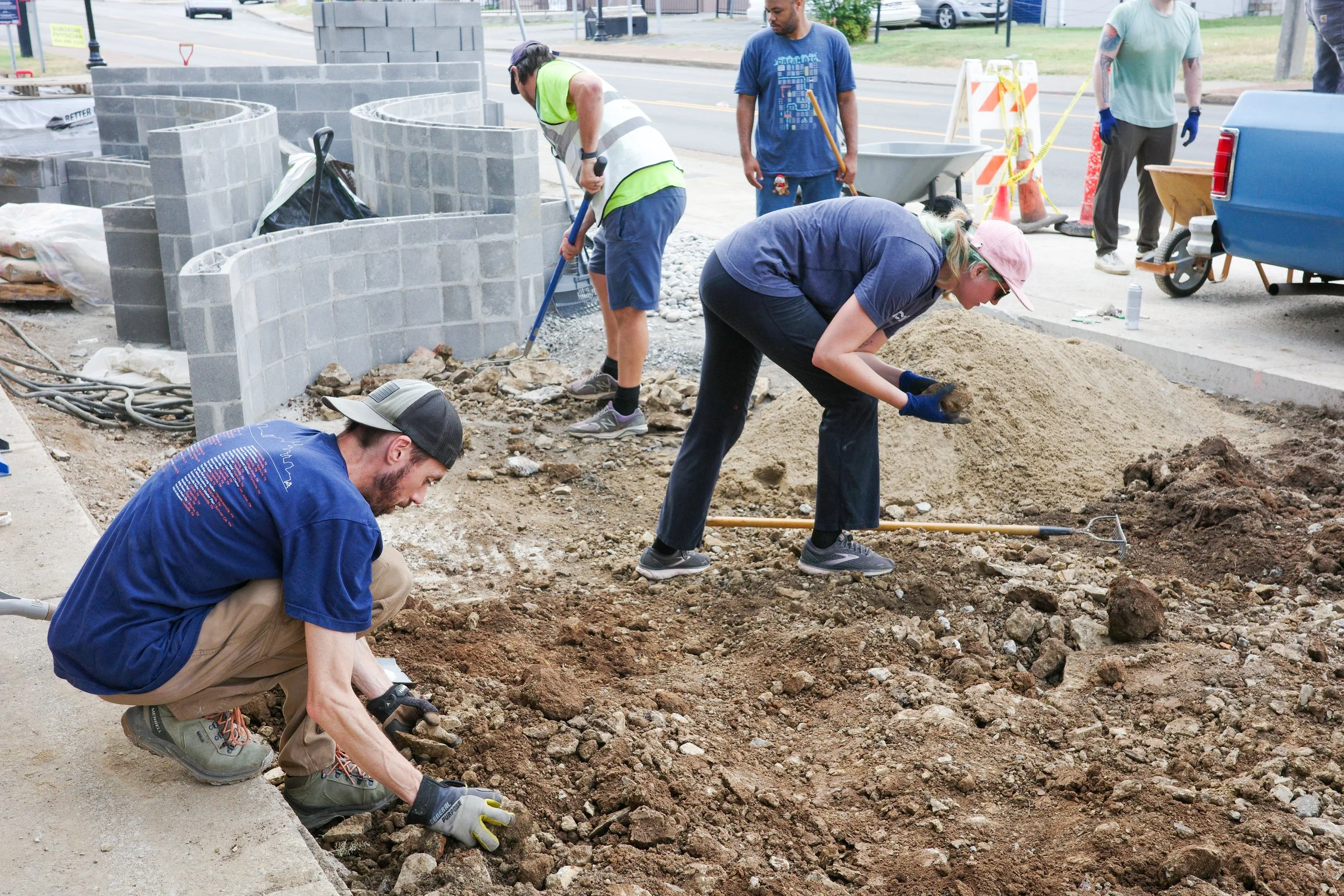 KingdomParklet2026_InstallProgress-06.jpg