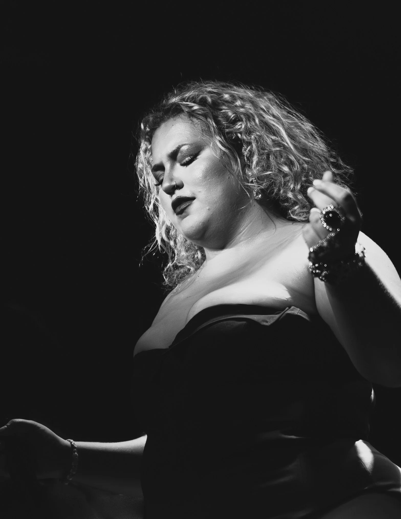 Molly Grace has all of the Bowery Ballroom 'Blush'ing on her New York City Tour Stop