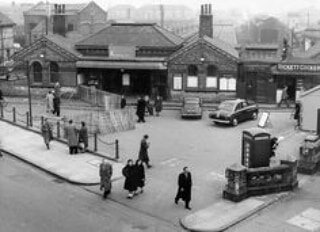 Old picture of Enfield Town station Rifs Barbers Enfield Town
#london #uk #city #haircut&nbsp; #barber #style #fashion #sharp #barbers #followe #us #lifestyle #smart #motivation #instagood&nbsp; #barberworld&nbsp;#barberlife #friends#instagram&nbsp; 