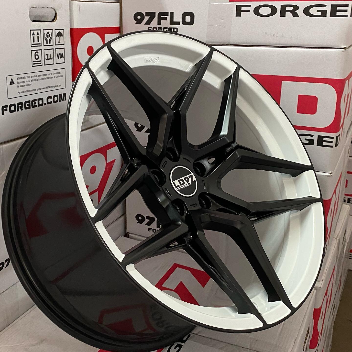 LDF02!!!
Custom satin black face and white. 
97flo forged wheel.
Starting 19&rdquo; $1,599.00 20&rdquo; $1999.00 for Standard colors 
@2020_scat_project 

Now available in 19&rdquo; and 20&rdquo; fitments. 
Custom 20x11 &amp; 20x12 negative offsets t