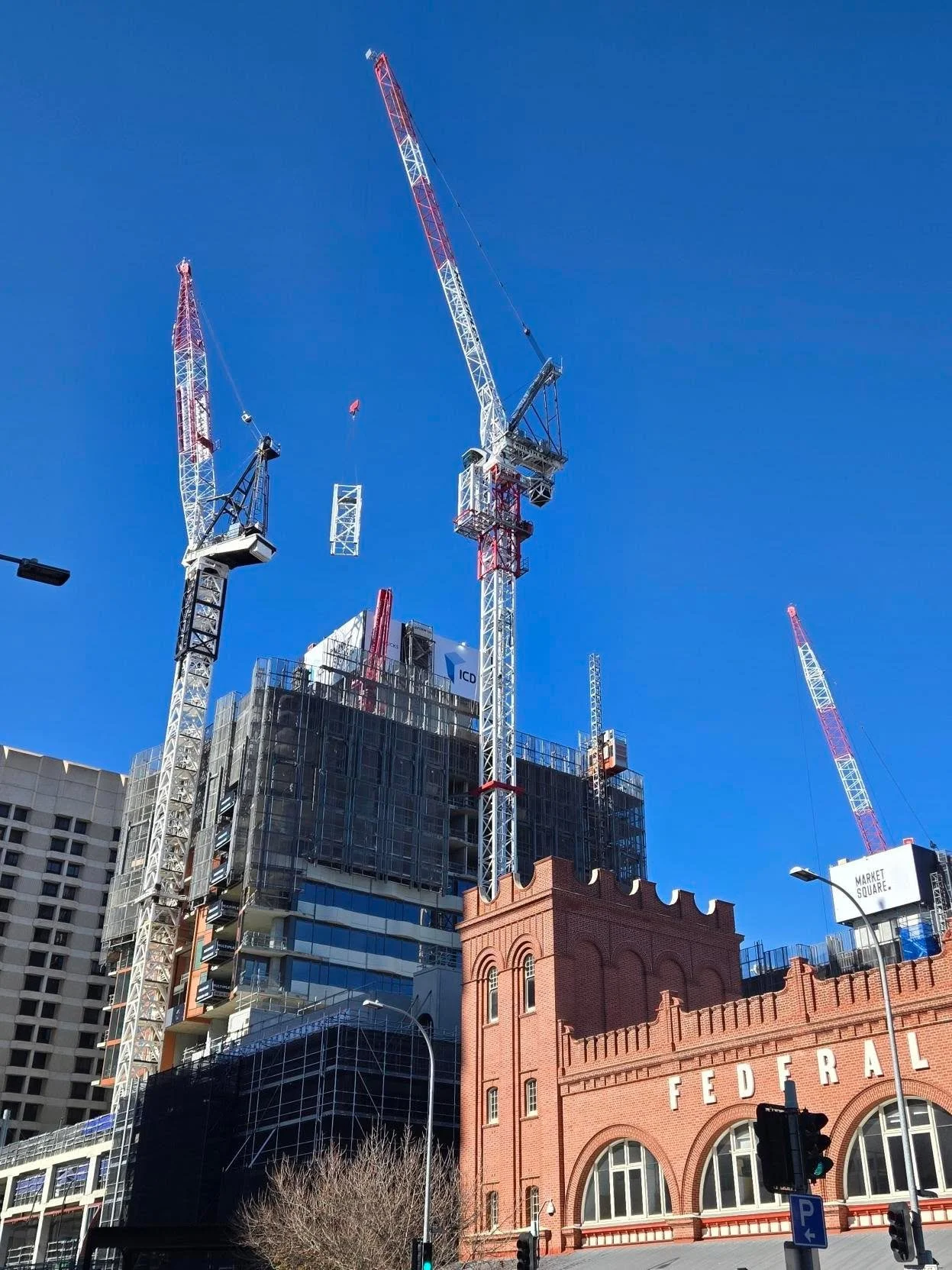 Last weekend, our rigging and crane crews successfully executed a tower crane climb and tie installation at the @multiplexconstruction__au Central Markets site, taking the CTL430-24 crane from 66m to its next stage at 90m before proceeding to its fin