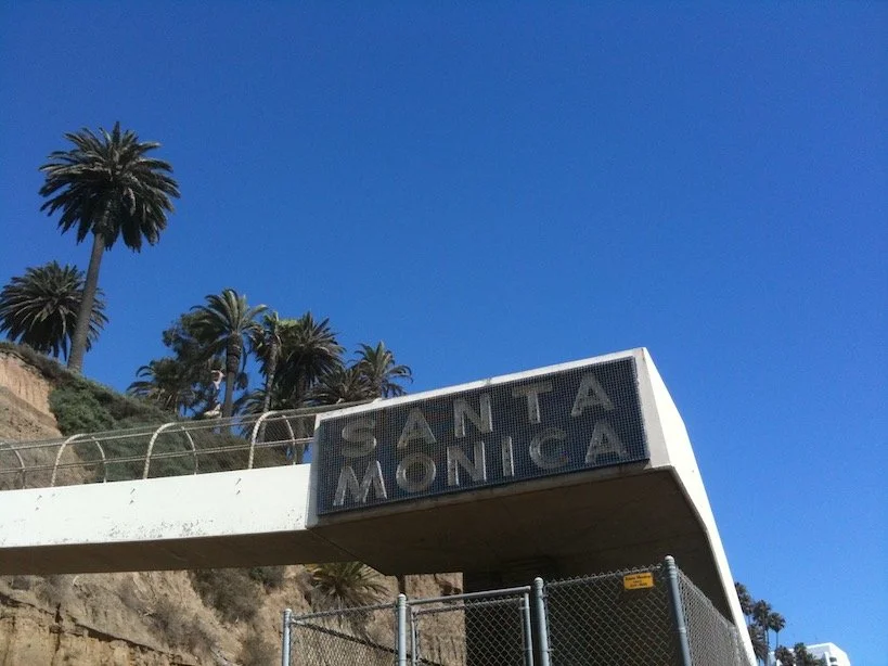  Can’t leave the icon out. Daytime here △ or nighttime red neon glow, somebody did it right   