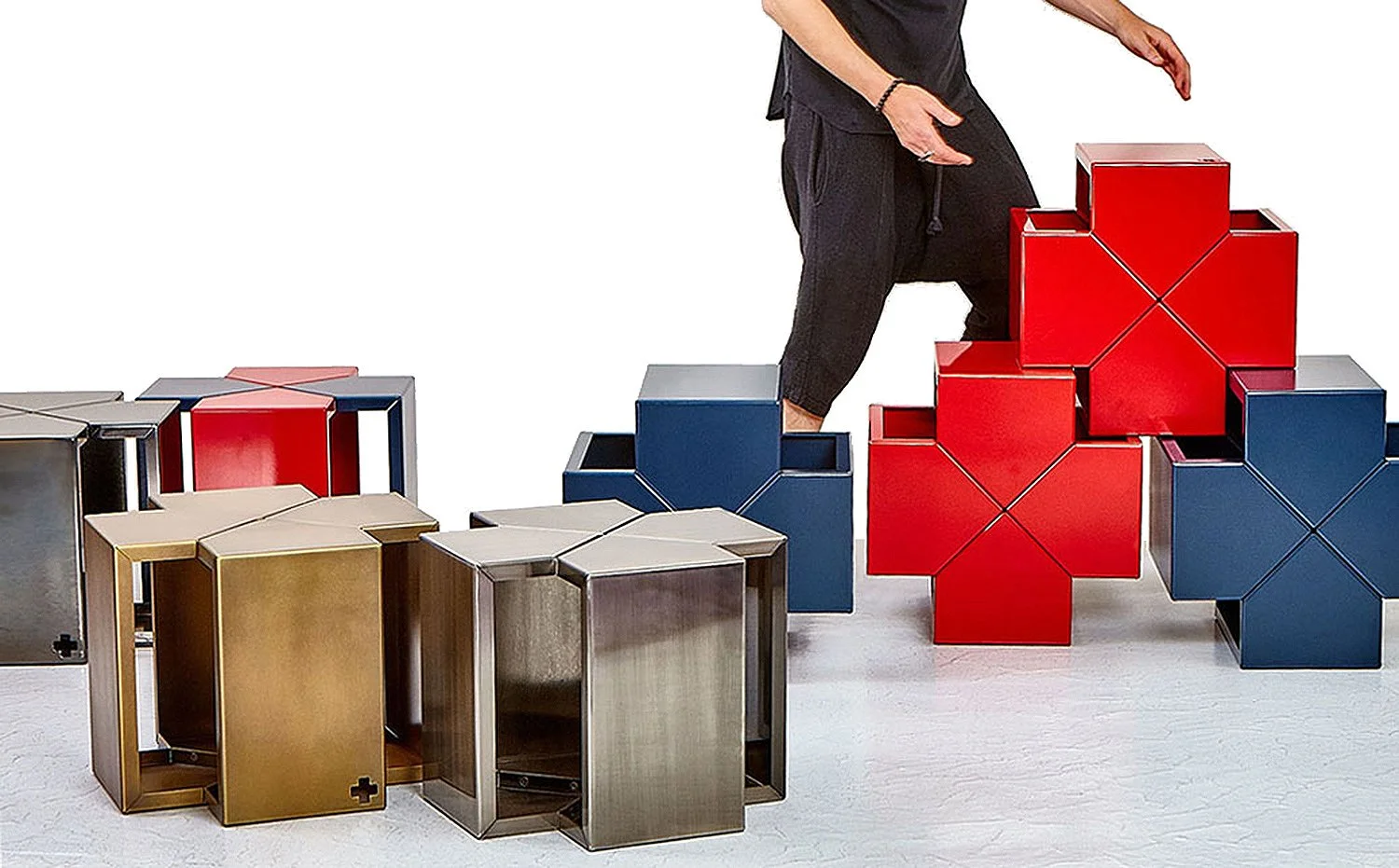 S+R : HYEBRID STOOLS