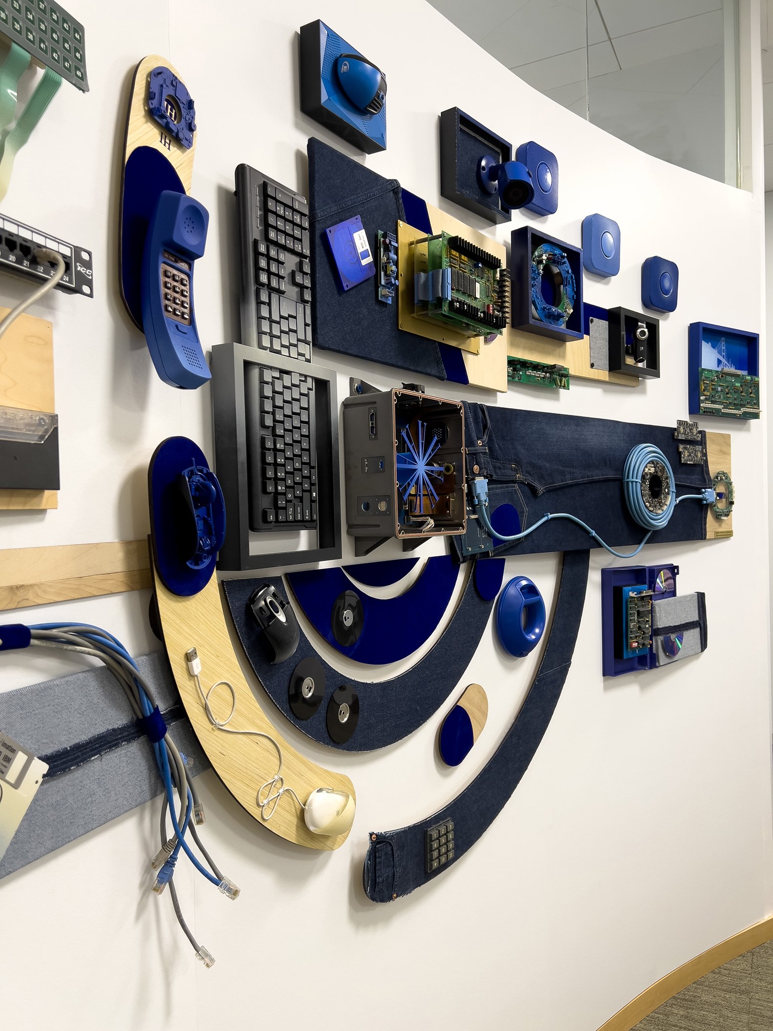 GAP INC (wall 1)