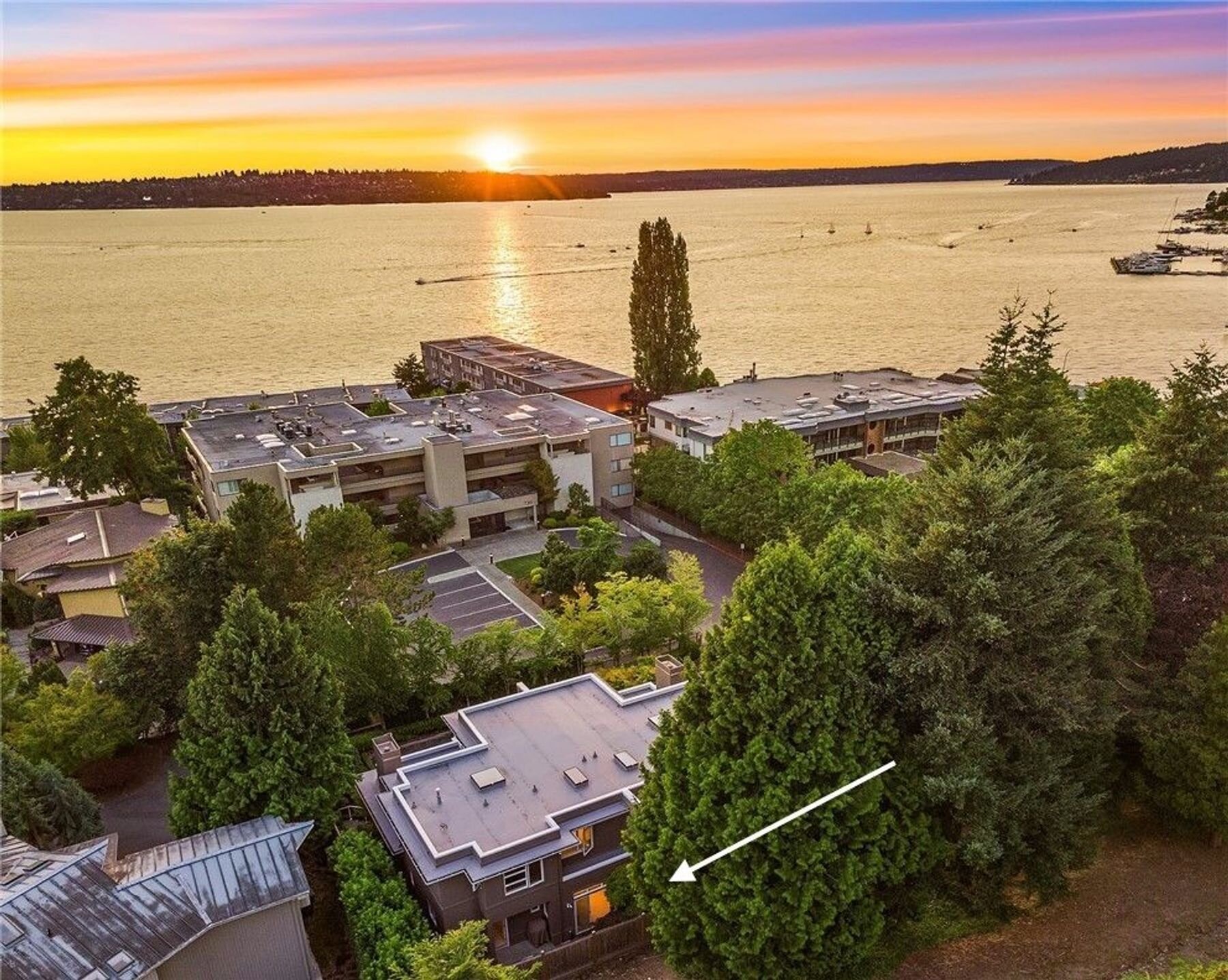 742 1st St S, Kirkland | Sold for $1,410,000