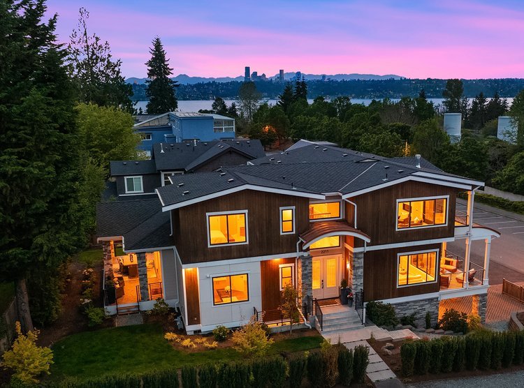 2211 72nd Ave SE, Mercer Island | Sold for $3,442,500