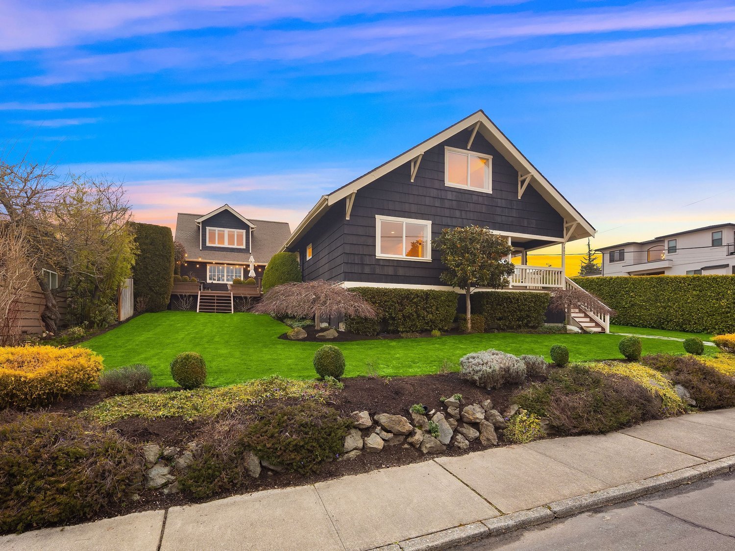 402 10th Ave W, Kirkland | Sold for $3,050,000