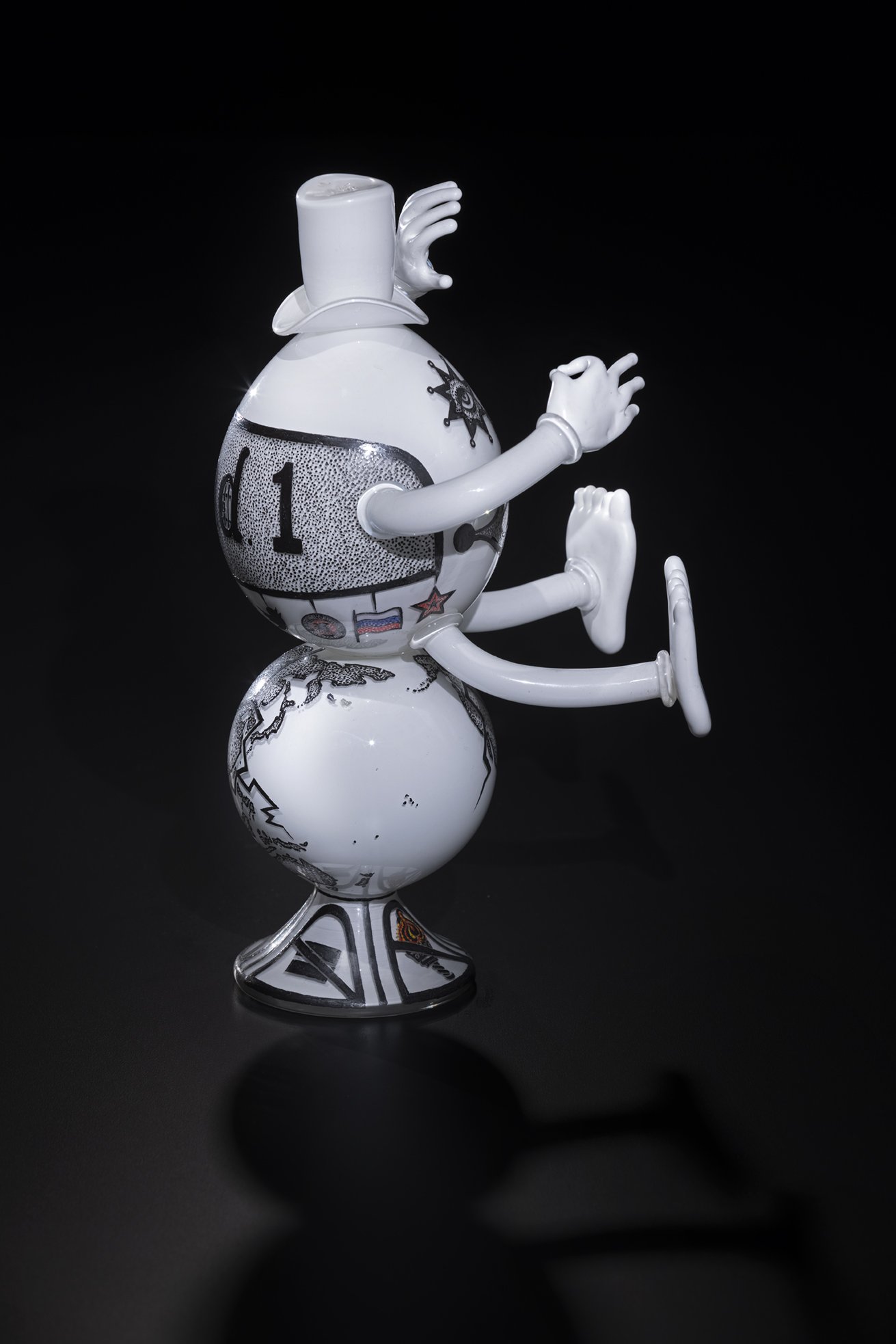 Individual I, 13" x 9" x 8", blown glass and enamel, 2021. Photo credit: Russell Johnson