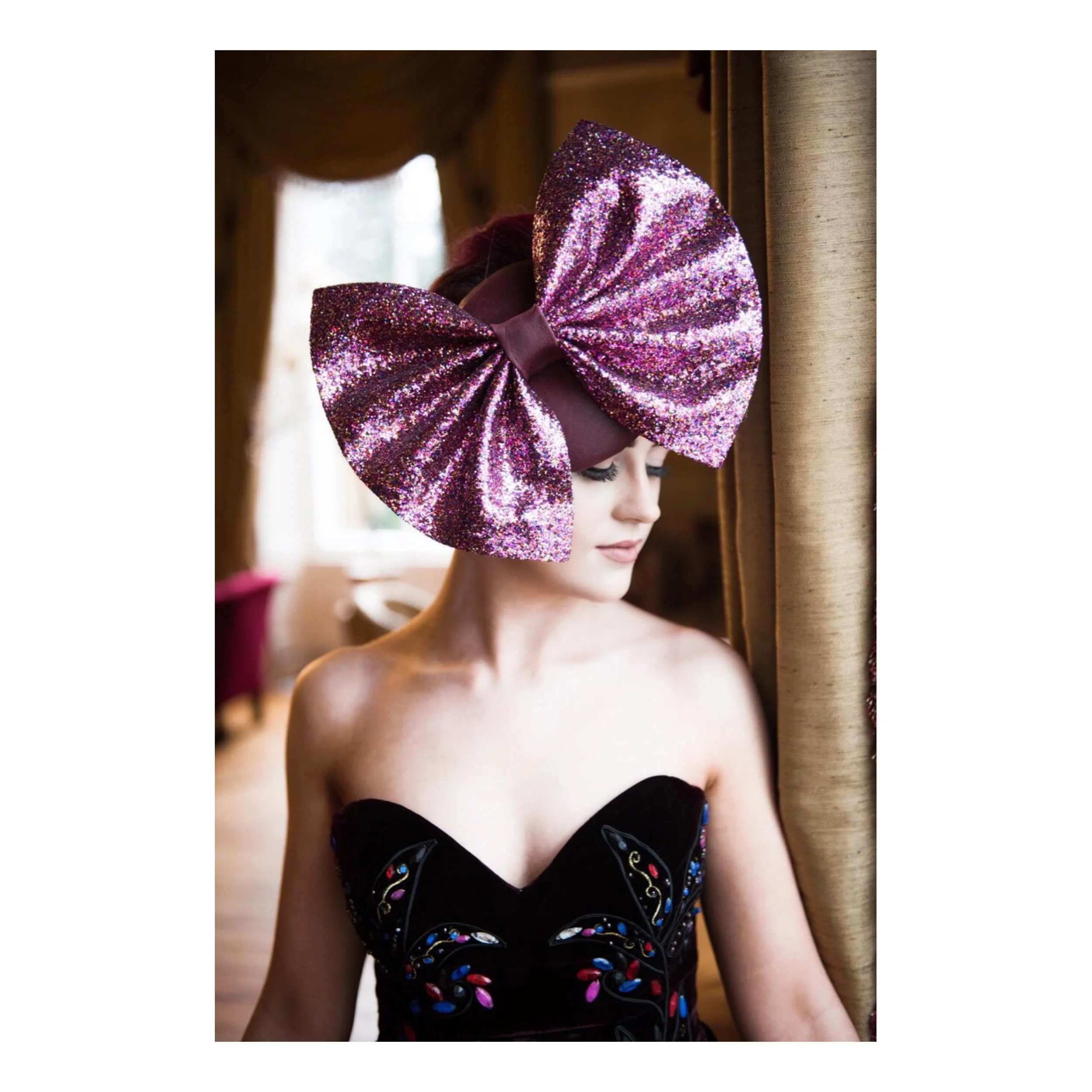 Bowie with leather base