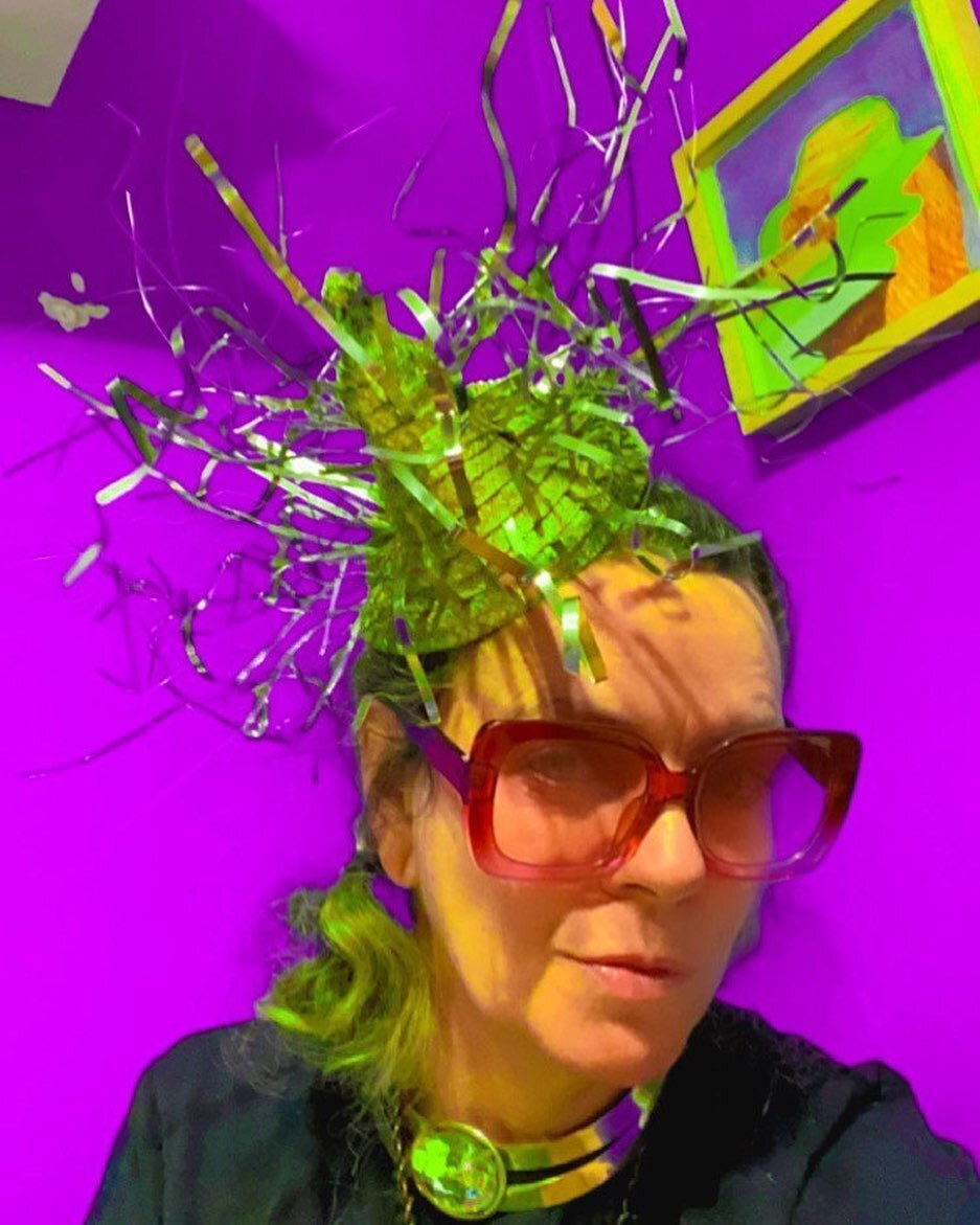 It brings my Pure Joy to see @moistpaula in my  Ziggy screwed-down hairdo ⚡️#tottalywired #notions #moist #Paula #sax #🎷🎷🎷🎷 #newyork #australiansaxplayer #saxiebitch ##hats #notions #wildhats #irishdesign #buylocal #championgreen #☘️