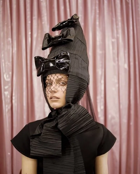 Power house black crown with vail