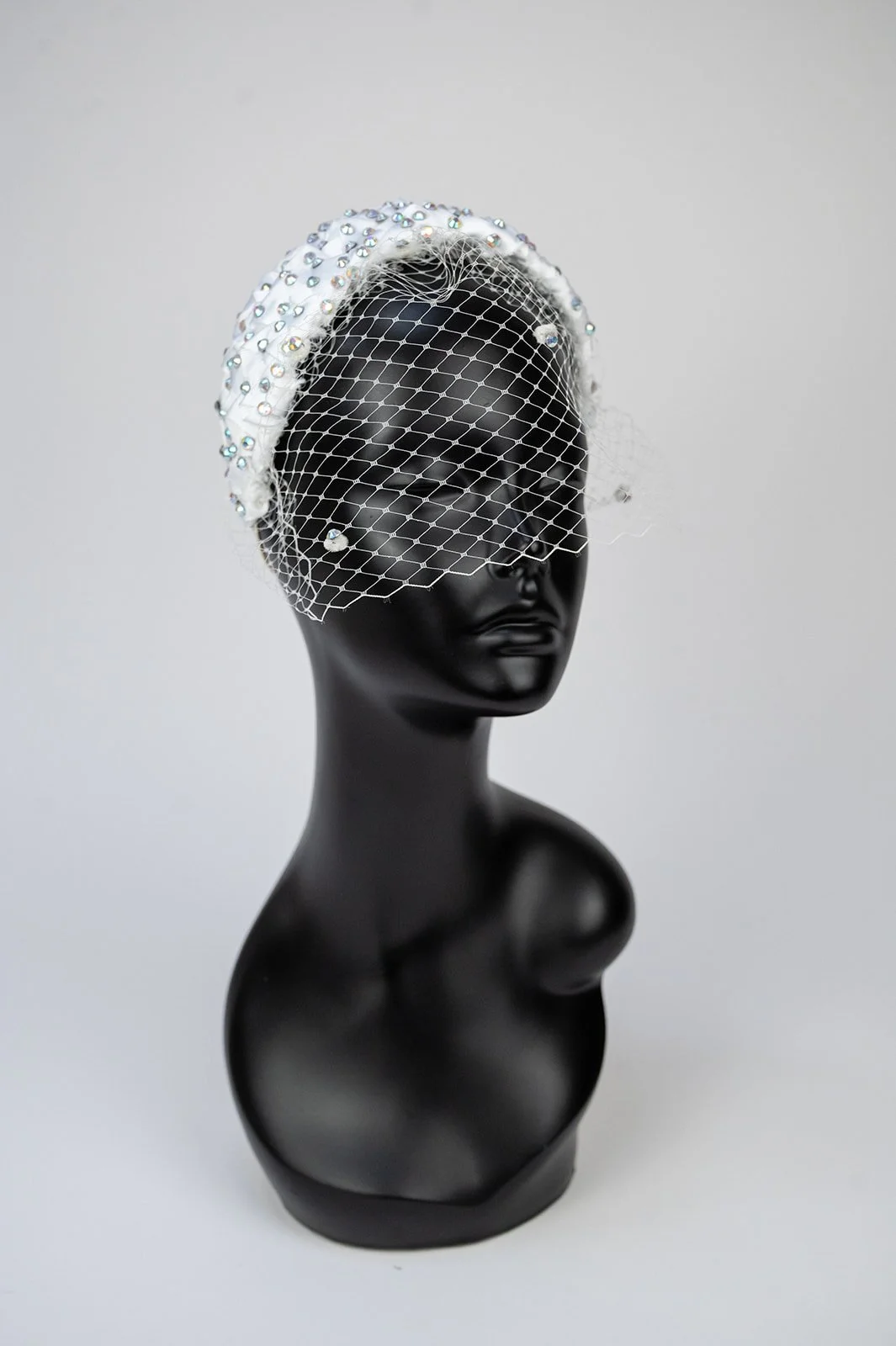 Anna-vintage vail and iridescent bling