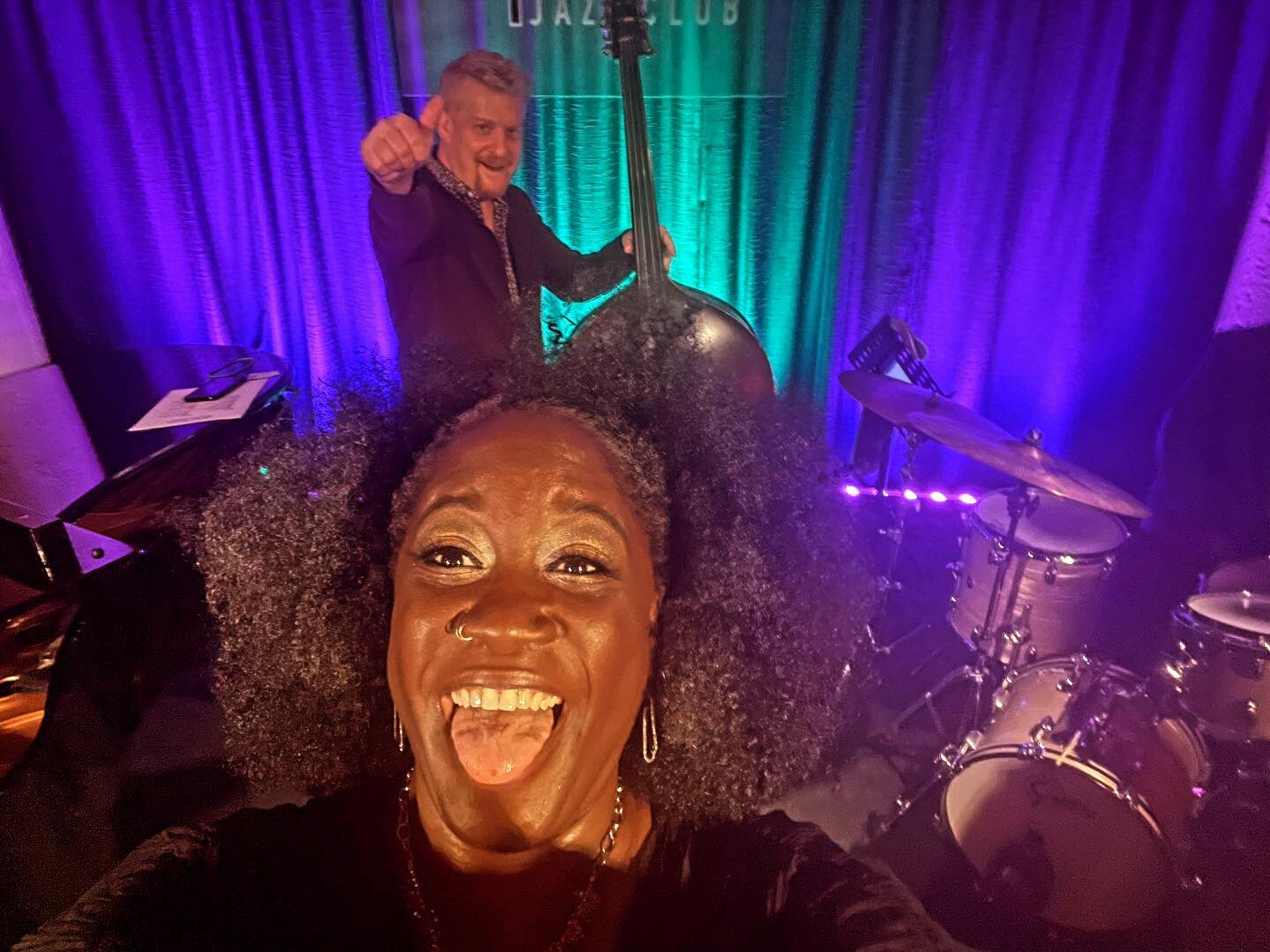 Awkward selfies, installment #2

Pre-show soundcheck at Winter&rsquo;s Jazz Club last night! @clarksommersbass had my back! Also big thanks to Darren, Scott and Chris for making some killing music! Always a pleasure to be on that stage! ❤️🤩🎤🎶🎵🎶?