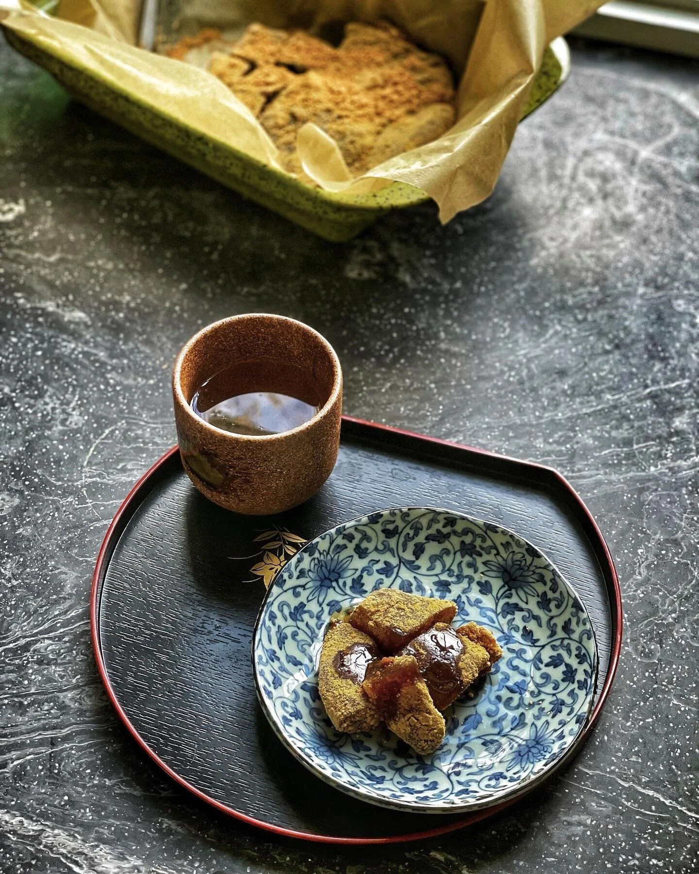 Warabi Mochi with kudzu starch and sorghum molasses. 
.
 
I’ve been experimenting with lotus root starch and maple syrup for my Warabi Mochi, but upon learning more about the benefits of kudzu starch from a talk between my favorite chef @boule
