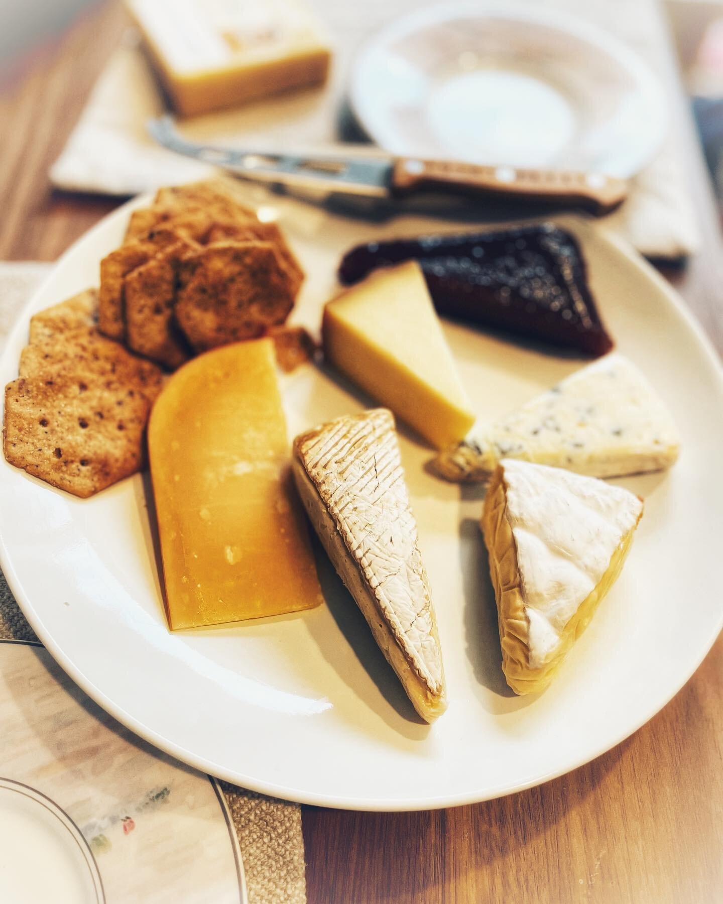 Sunday funday. Enjoying the last bit of our holidays with a cheese platter tasting (We&rsquo;re usually mostly dairy free, so this is a bit of a tasty cheat)! 

.

Starting clockwise going right from the quince paste on top - blue Castillo triple cre