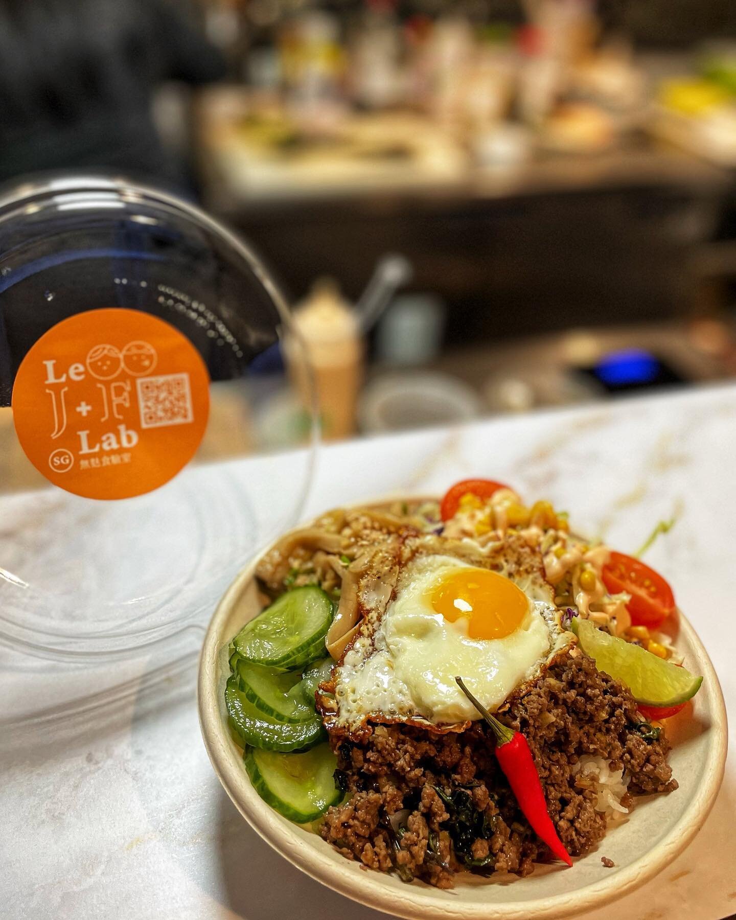 Delicious celiac friendly gluten-feee lunch today @le_jf_lab in #montreal! 

.

SO excited to see this place open up for walk-in lunch now - and what a lovely surprise to meet @jeanlifefoodlovestory!

.

I came upon this place last time we were at @k