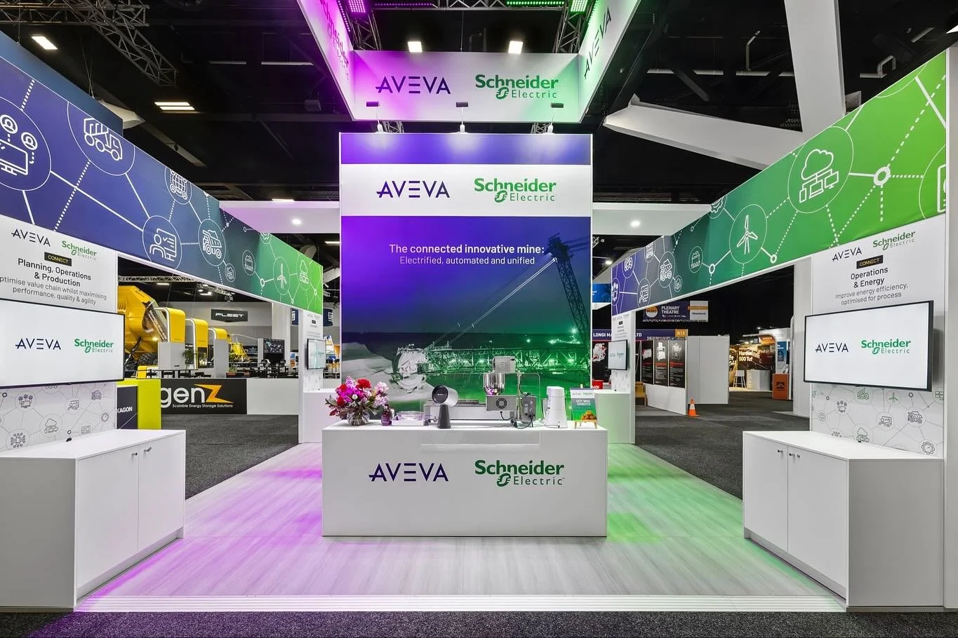 💡 Transforming the Future of Mining &mdash; Smarter, Faster, Leaner
@display.builders partnered  with Schneider Electric and AVEVA to design and produce a custom exhibition stand that brought their joint vision to life &mdash; showcasing how AI and 