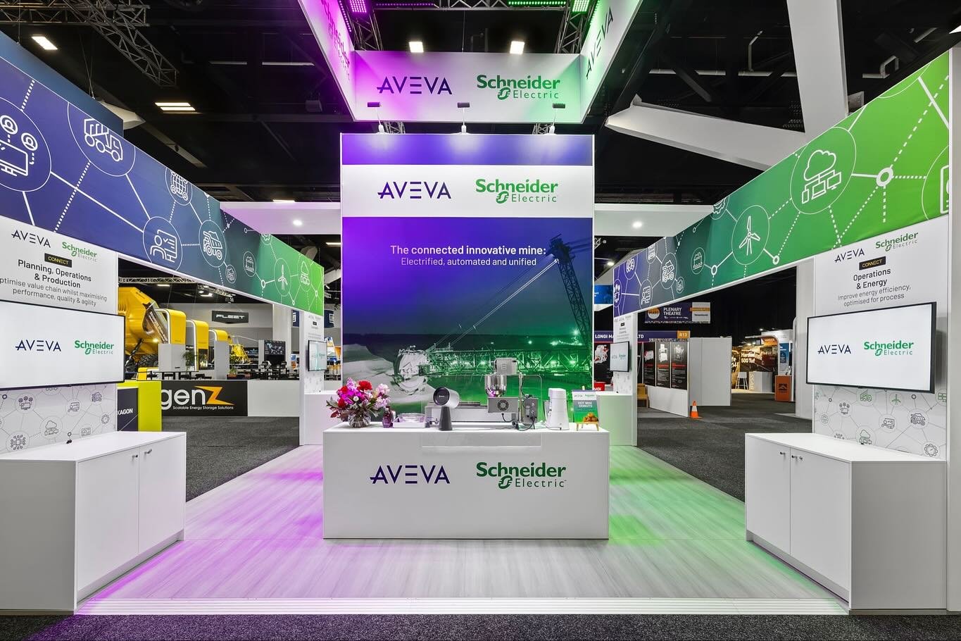 💡 Transforming the Future of Mining &mdash; Smarter, Faster, Leaner
@display.builders partnered  with Schneider Electric and AVEVA to design and produce a custom exhibition stand that brought their joint vision to life &mdash; showcasing how AI and 