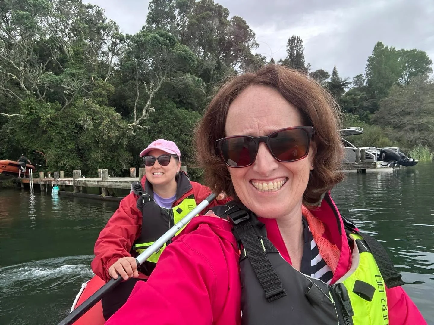 Have you ever felt like you&rsquo;re doing everything, but still going in circles?

That was me yesterday, out kayaking.
I thought I was helping paddle but I wasn&rsquo;t getting us anywhere.

Postpartum can feel exactly the same.

You can be doing ?
