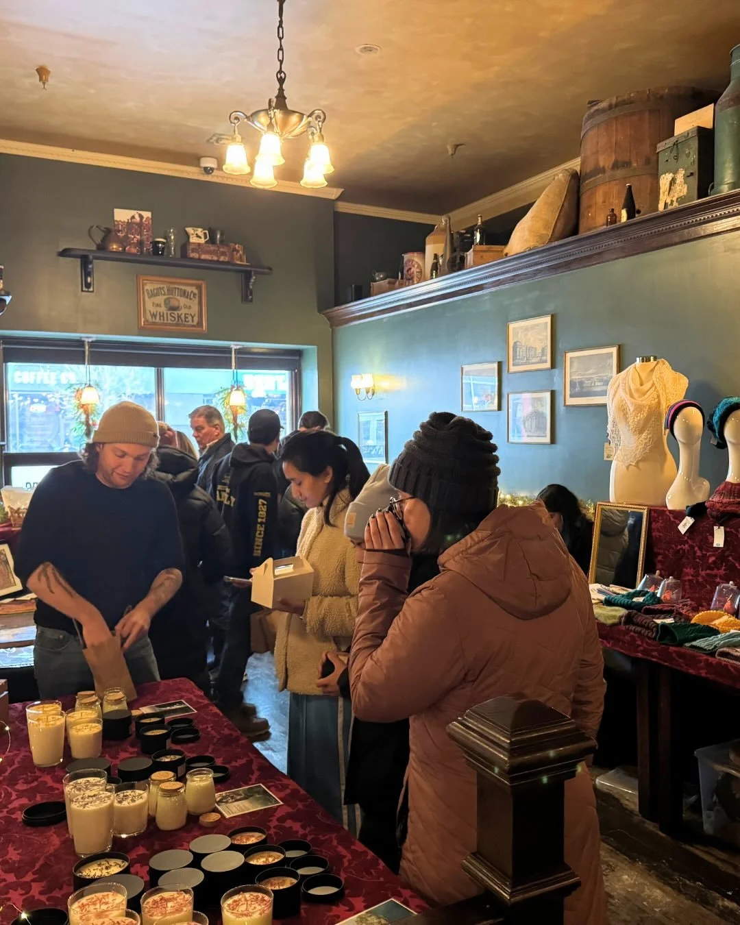 Still smiling from our Makers Market this weekend! 🎁
 Santa made his rounds, patrons soaked up the holiday cheer, and our amazing makers filled the pub with creativity and festive spirit.

Huge thank-you to everyone who stopped by, shopped local, an
