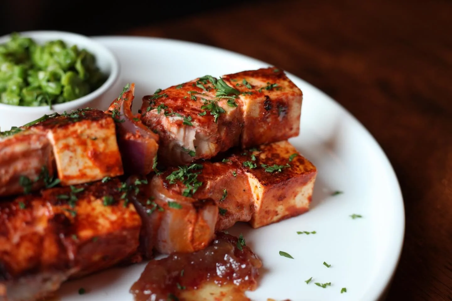 WEEKEND SPECIALS! ✨

Salmon Paneer Skewers 
&bull; Salmon 
&bull; Paneer 
&bull; Scampi Marinade 
&bull; Mushy Peas 

Available while supplies last! 

#weekendspecial #salmon #anniebaileys #irishpub #newmenu