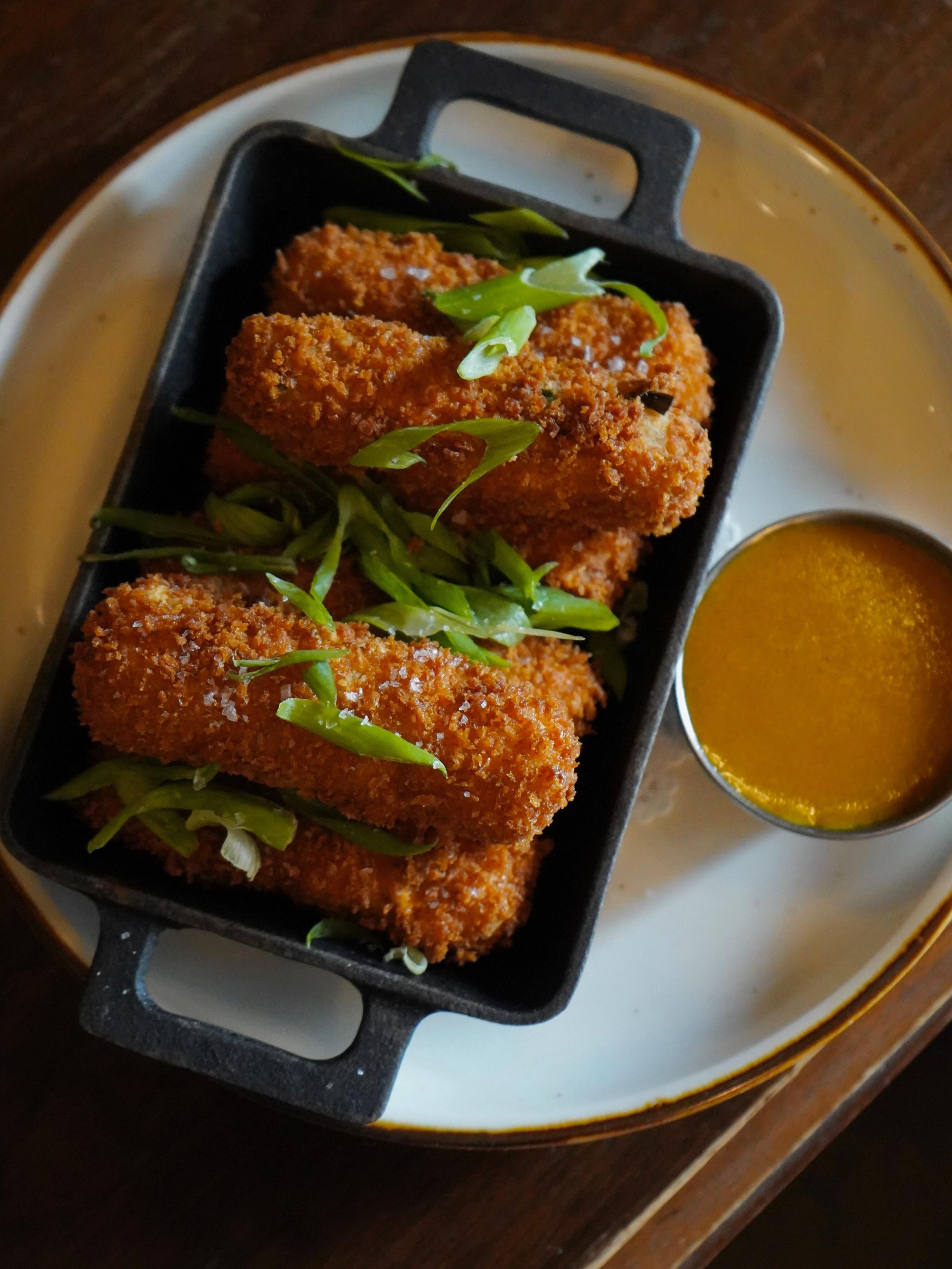 This weekend we&rsquo;re serving up some Salmon Fries!! 🐟

Ask your server about our weekend special ✨ 

#anniebaileys #irishpub #special #salmon #lancasterpa