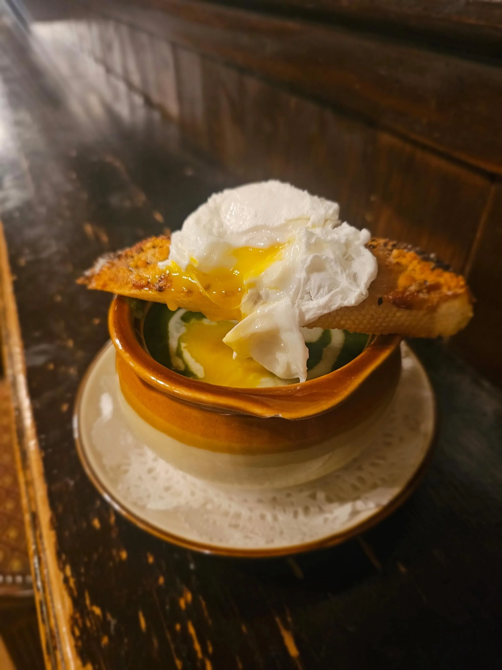 🚨 WEEKLY SOUP ALERT 🚨 

This week&rsquo;s soup special is Asparagus and Spinach Soup, with orange coconut cream, garlic crostini and a poached egg! 🥥 

Seriously, there&rsquo;s not much better than a perfectly runny egg. Except when you pair it wi