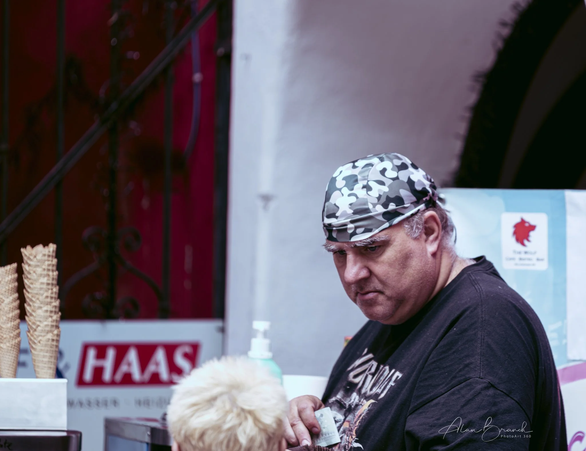 meet your friendly local ice-cream vendor in Hallstatt