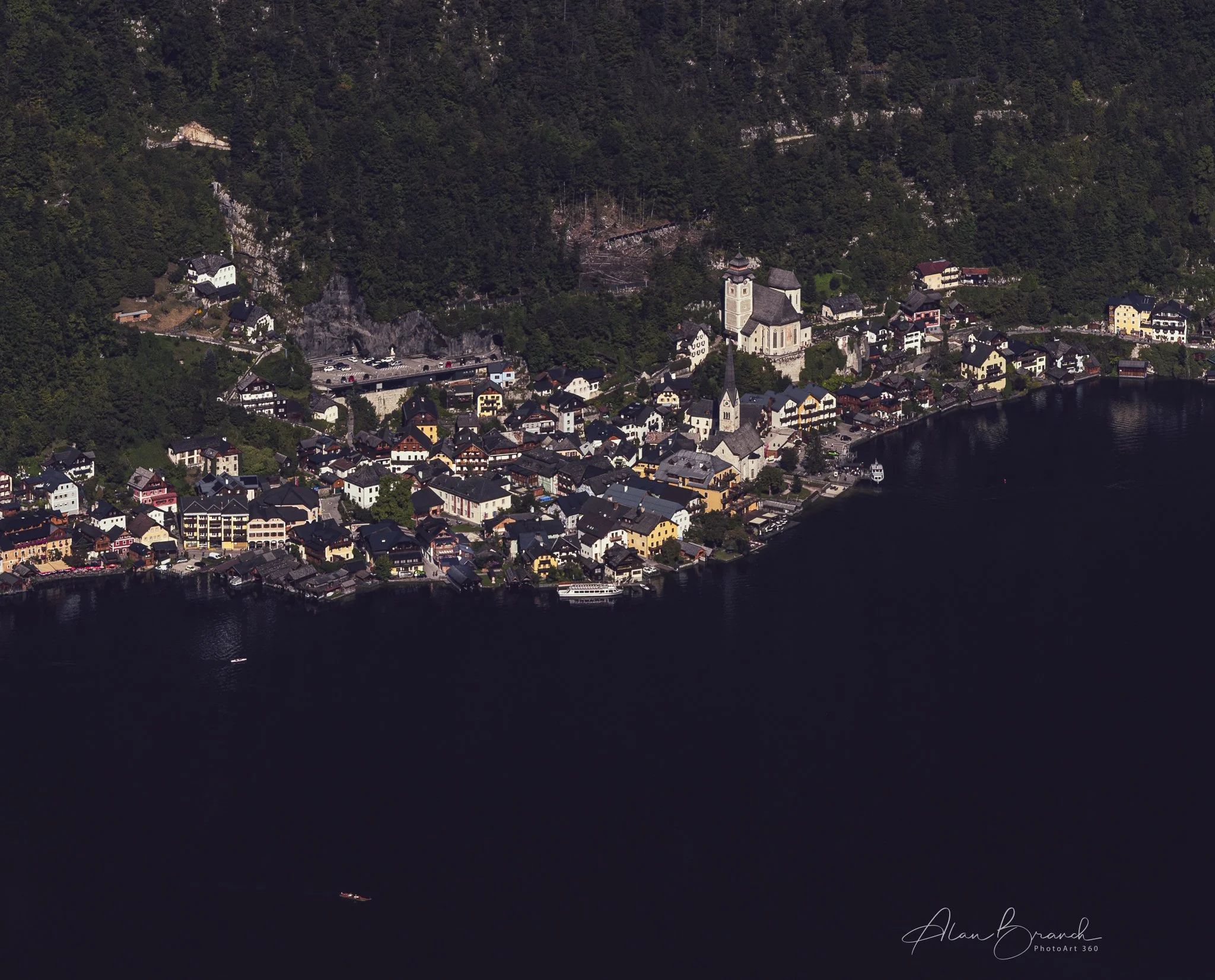 view of Hallstatt from the 5 Fingers observatory - 200 mm