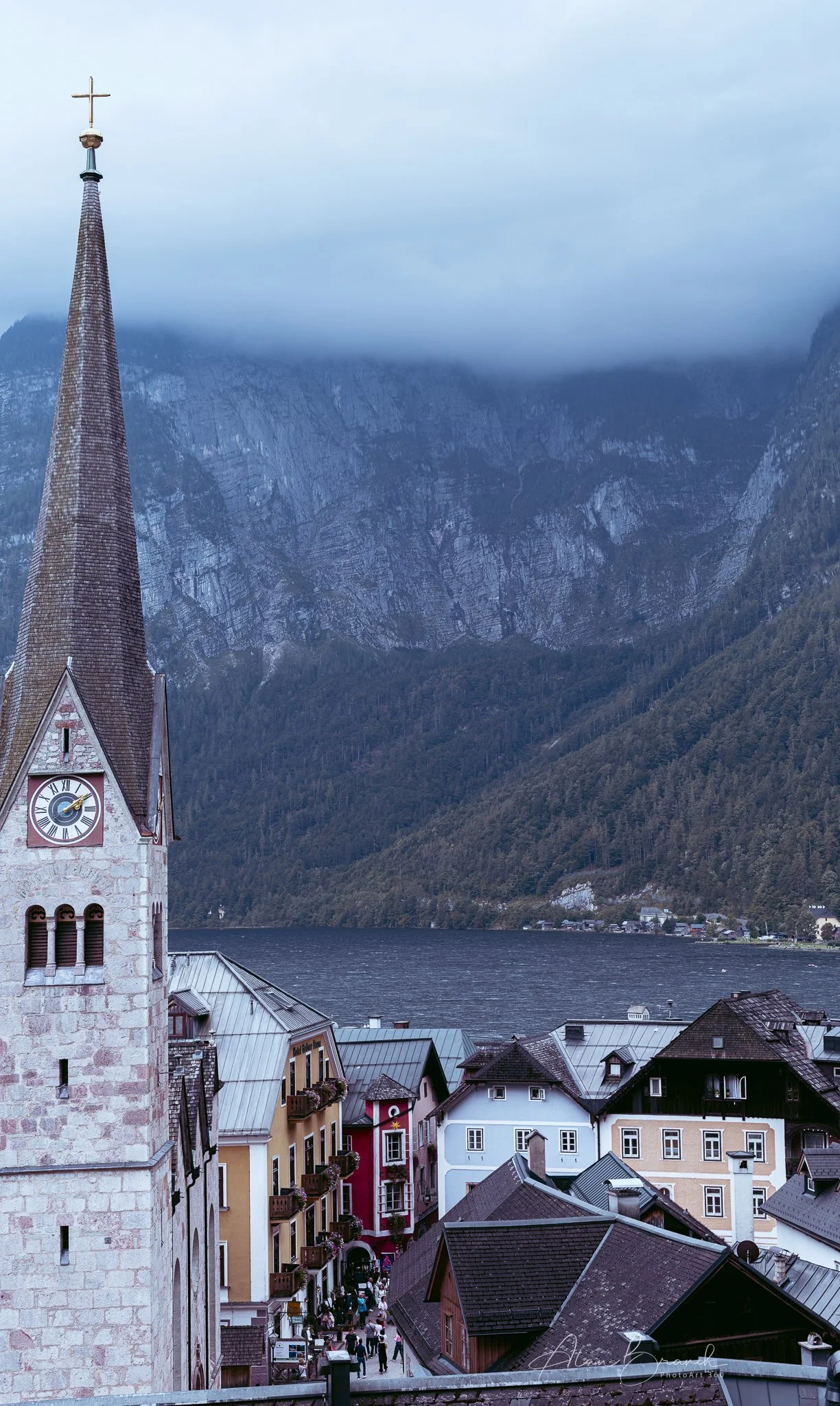 Walk in the side streets behind the Hallstatt Church