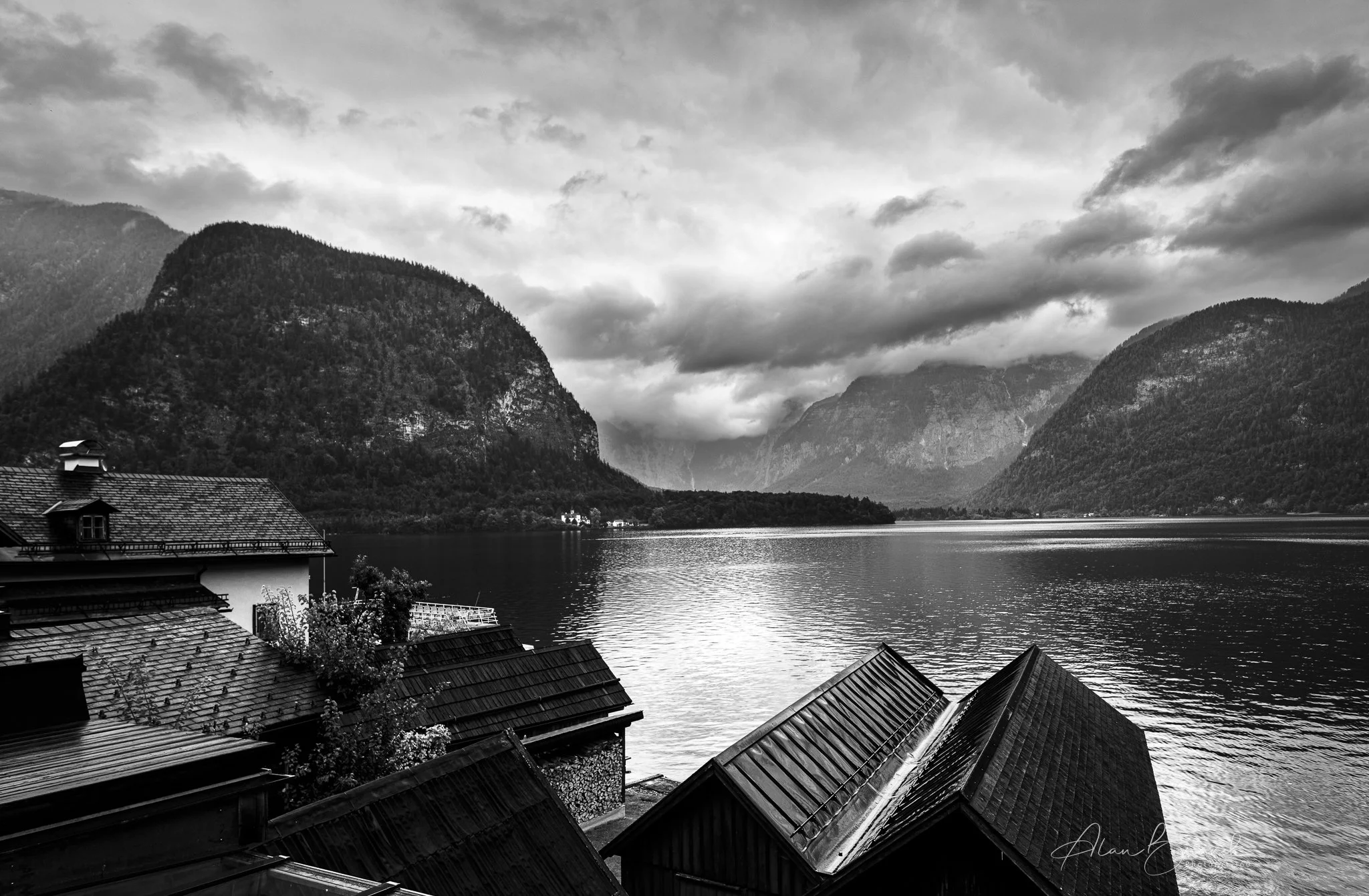 Hallstatt lake in black and white