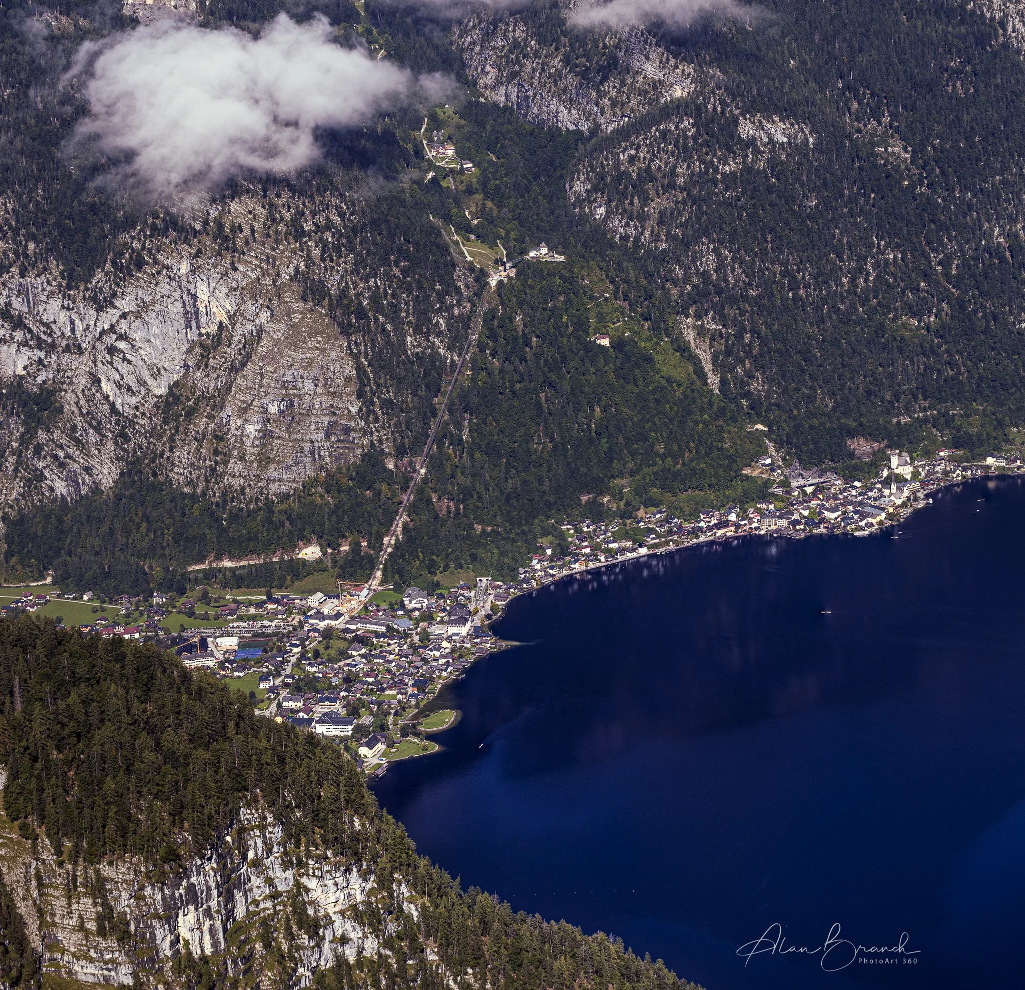 view of Hallstatt from the 5 Fingers observatory - 70 mm