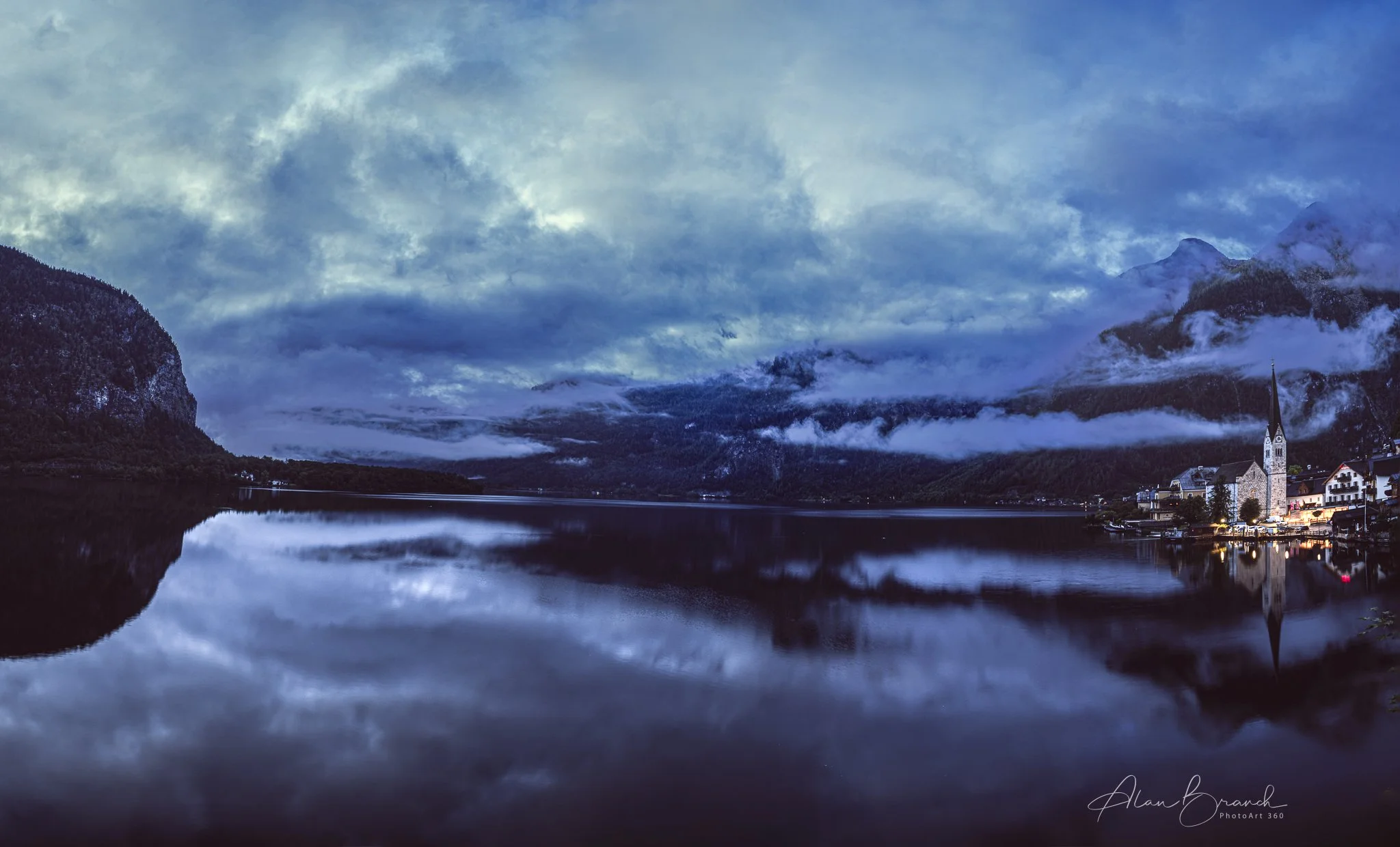 Early morning reflections across the Hallstatt lake