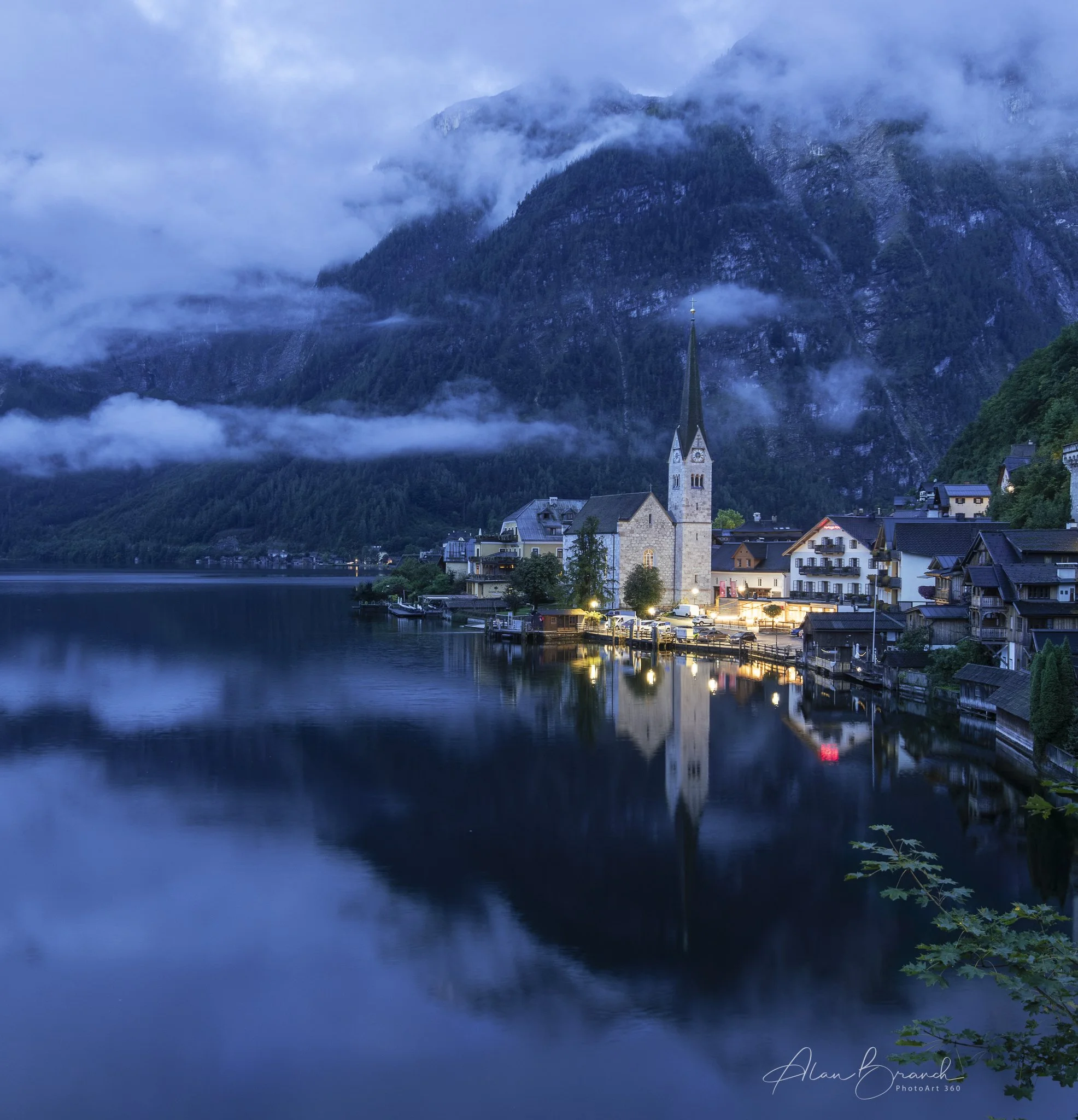 Hallstatt city from the famous tourist location