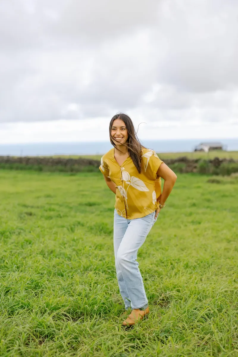 kamea lily top yel2.webp