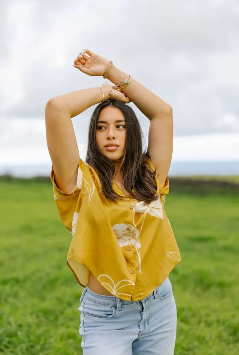 kamea lily top yel.webp