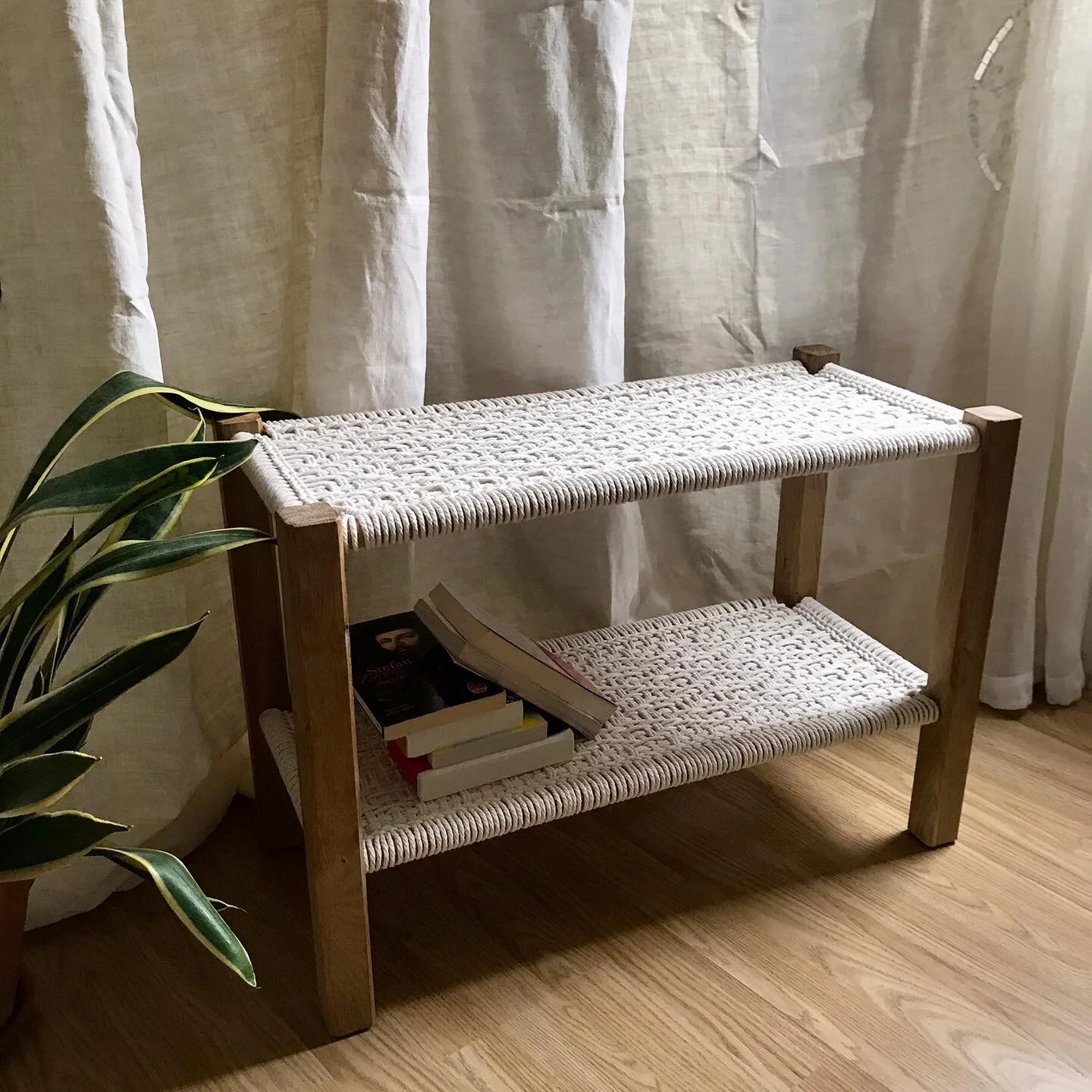 R&eacute;alisation d&rsquo;un banc sur mesures: 60x30x45

🤍cordes coton et Ch&ecirc;ne . 
🤍100% made in France 
🤍pi&egrave;ce unique