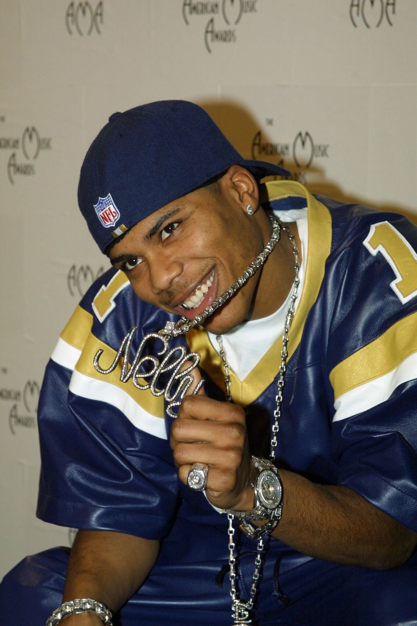 2000s hip hop 90s basketball jersey fashion