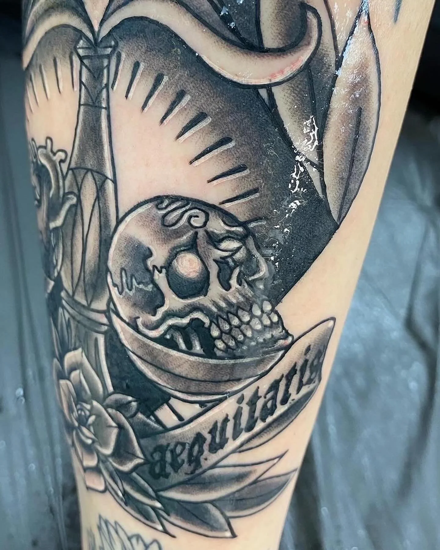 Justice scales tattoo from a few weeks back!
Heart against the mind 🫀💥💀
Thanks for looking!!! 👀
.
.
.
.
.
.
#traditionaltattoo #traddy #blackandwhite #blackandgreytattoo #skulltattoo #hearttattoo #scaletattoo #justicetattoo #lawenforcement #notal