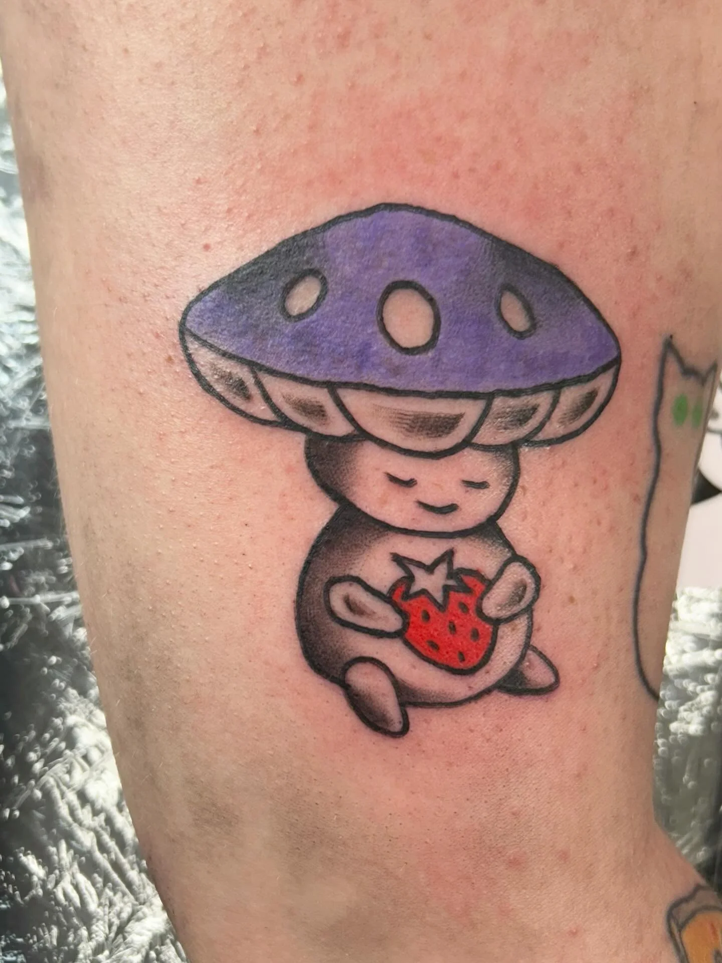 Strawberry + zombie mushroom dudes for Leah and JT! I had so much fun drawing these guys up and bringing them to life. 

Look out for a post on booking apprentice tattoos from me very soon :)