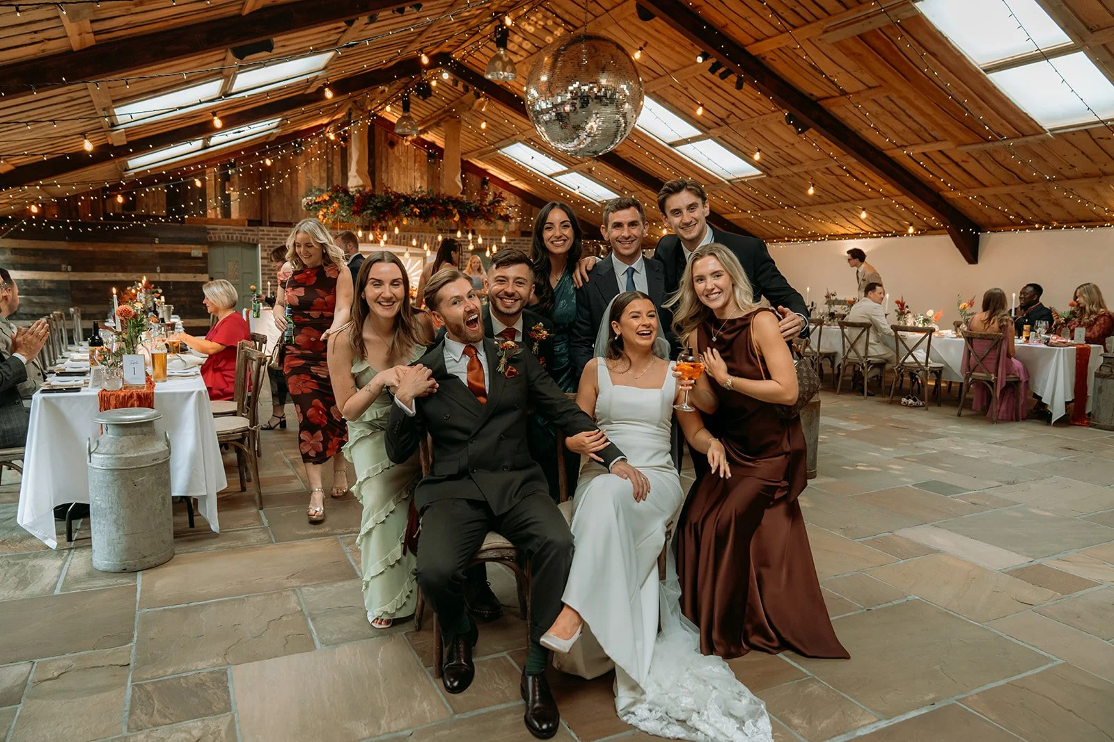 Photo Dash TikTok Trend Wedding Group portraits - The Crowthers Photo and Film 6.JPG