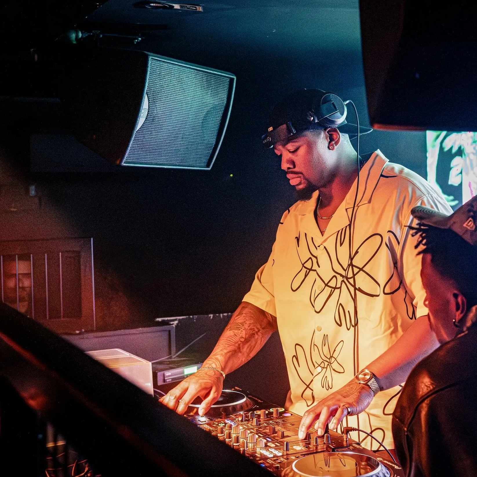 Friday Night w Jumbee