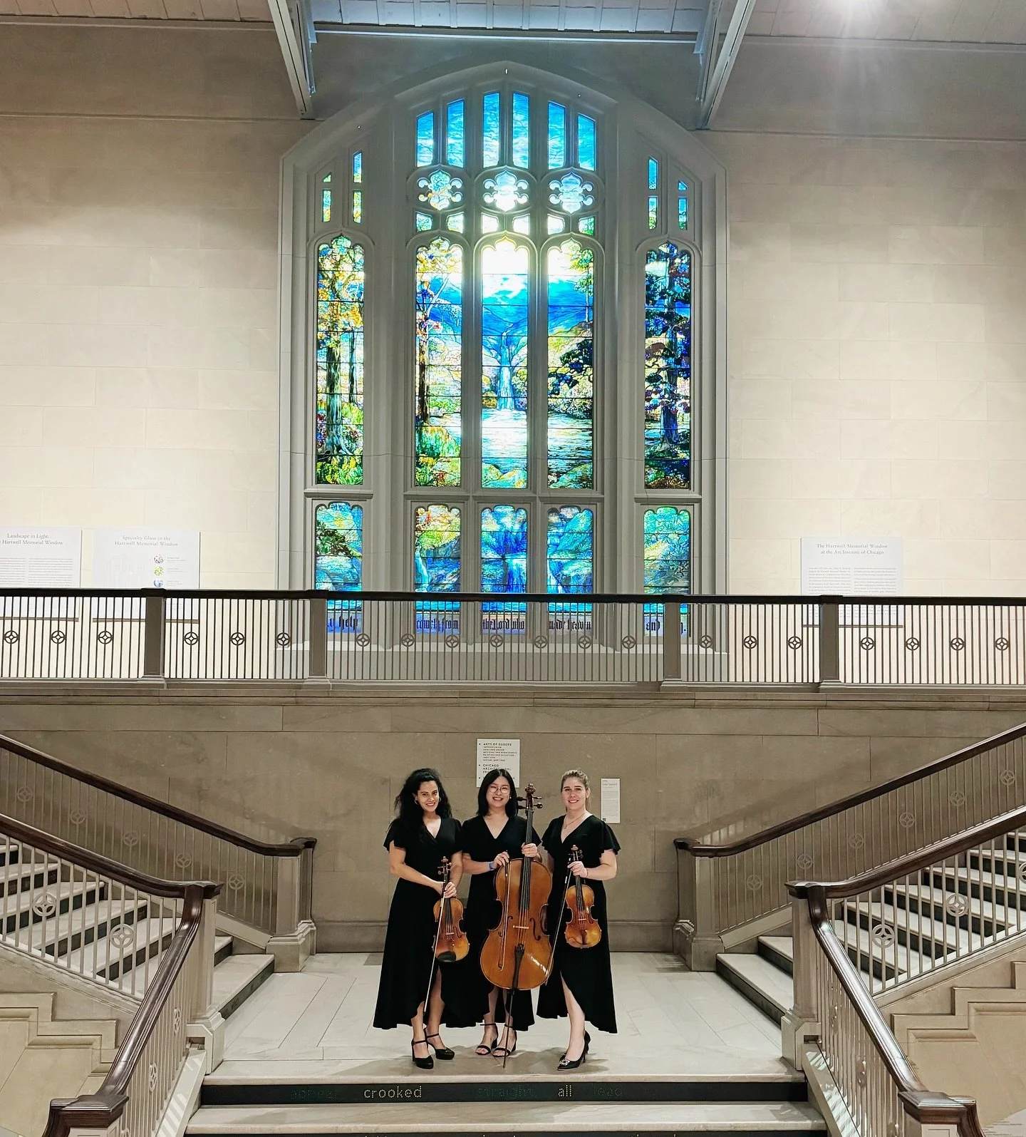 Claaaaassssssy claaaassical trio alert at the beautiful @artinstitutechi 🖼️

Thank you for having us @beatmixchicago!